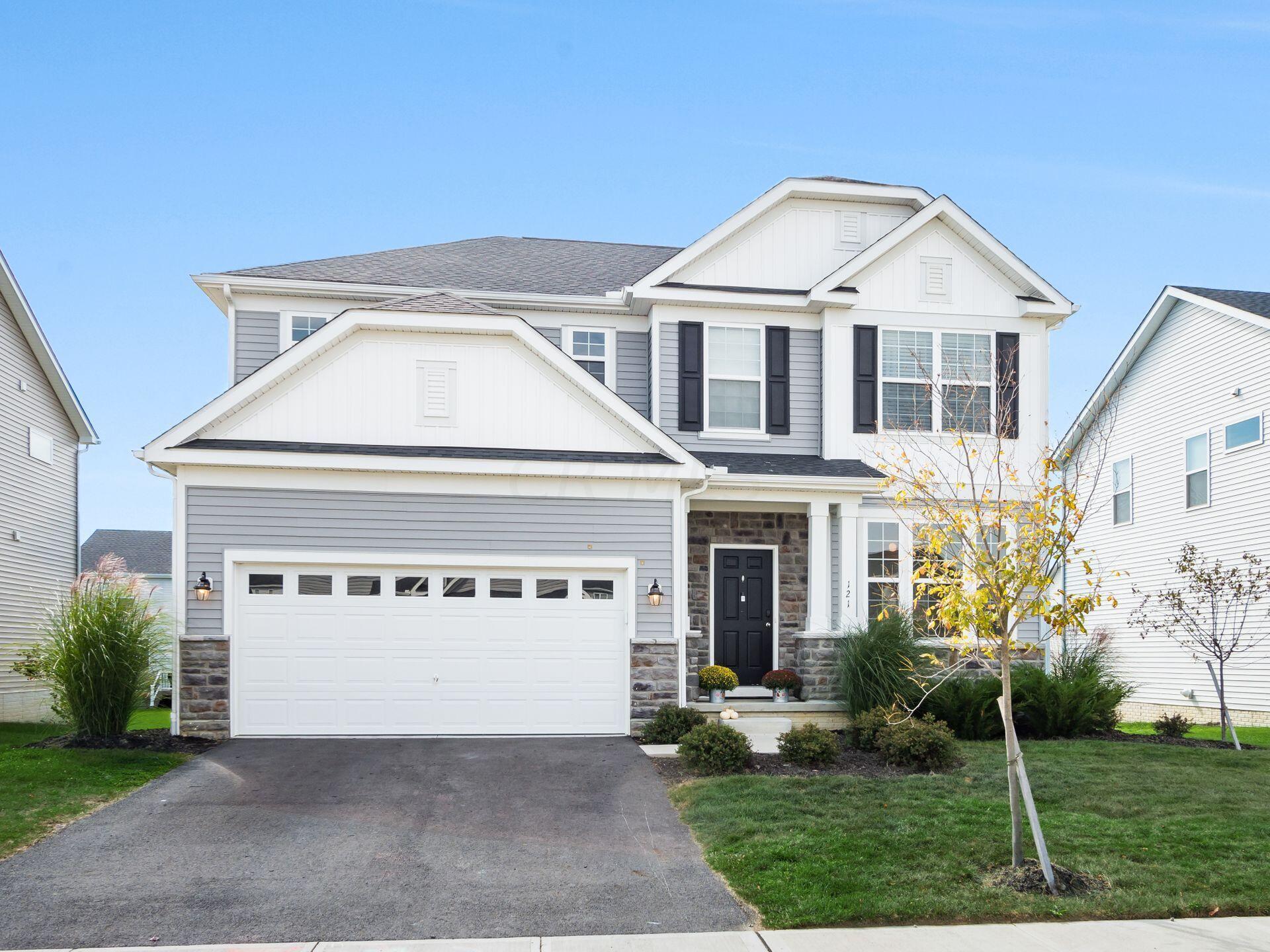 121 Leather Leaf Circle