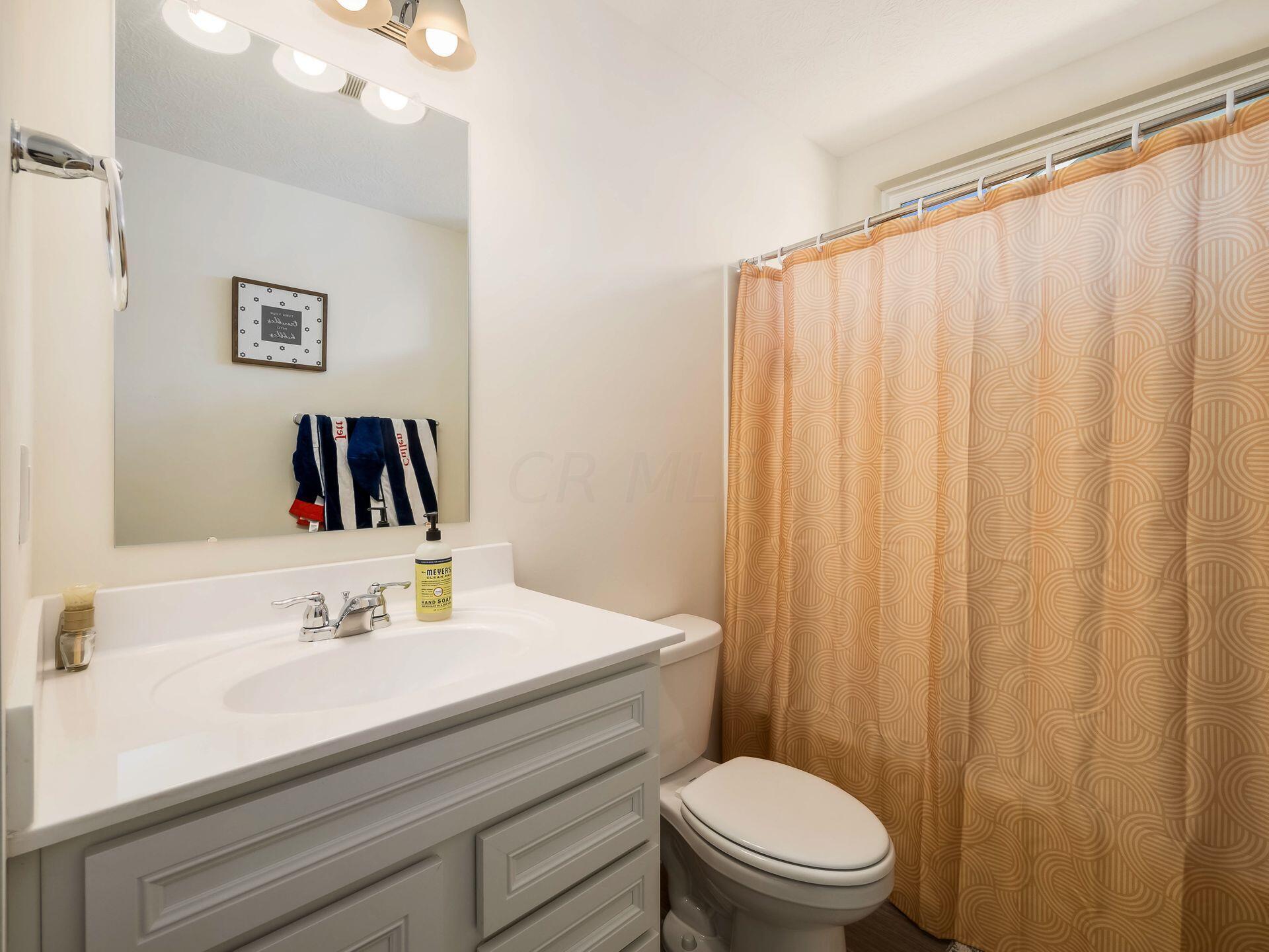 121 Leather Leaf Circle