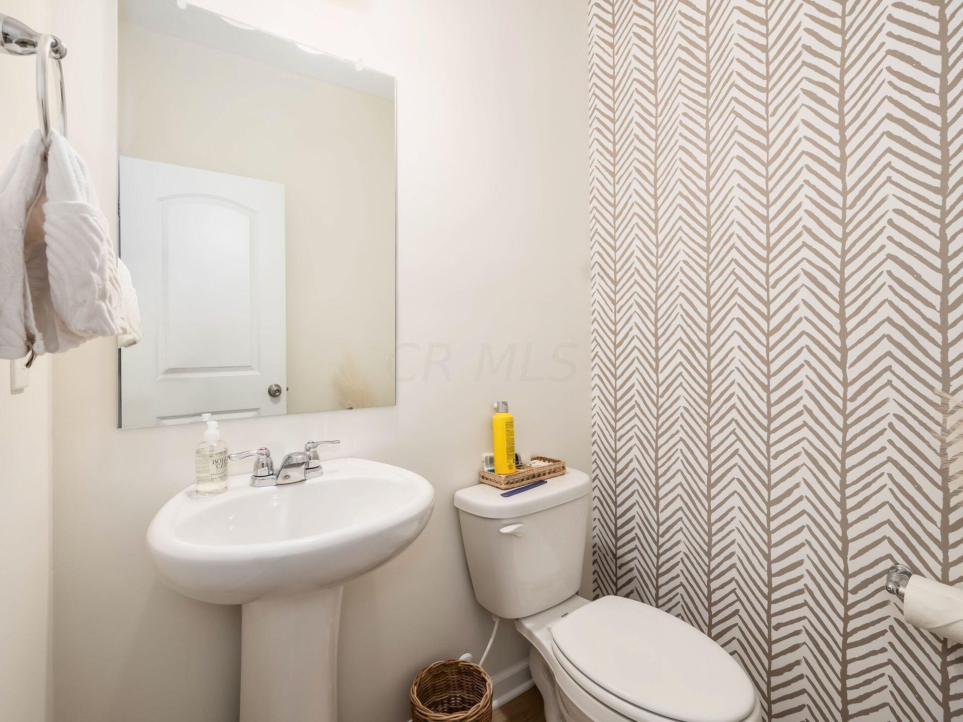 121 Leather Leaf Circle