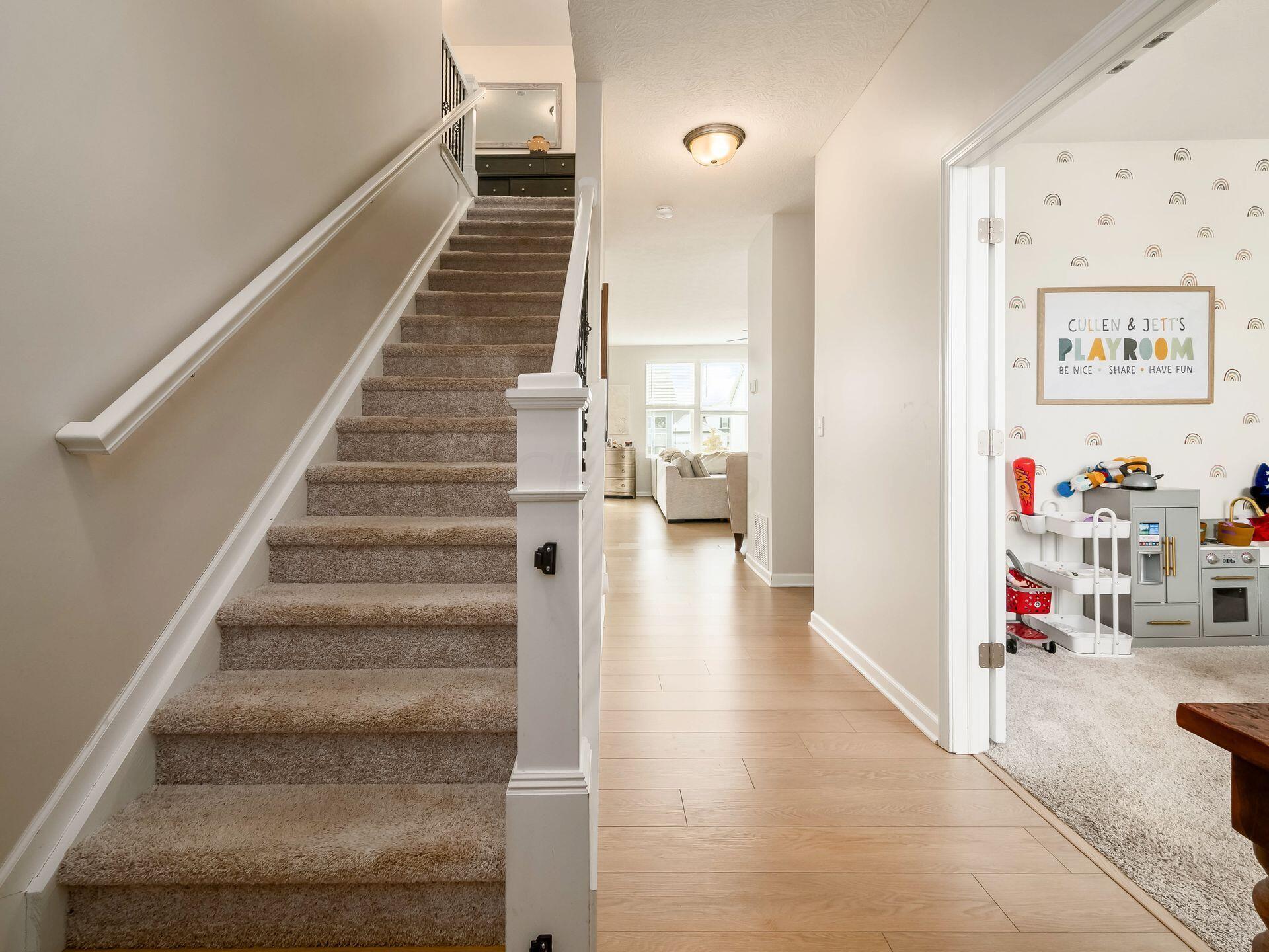 121 Leather Leaf Circle