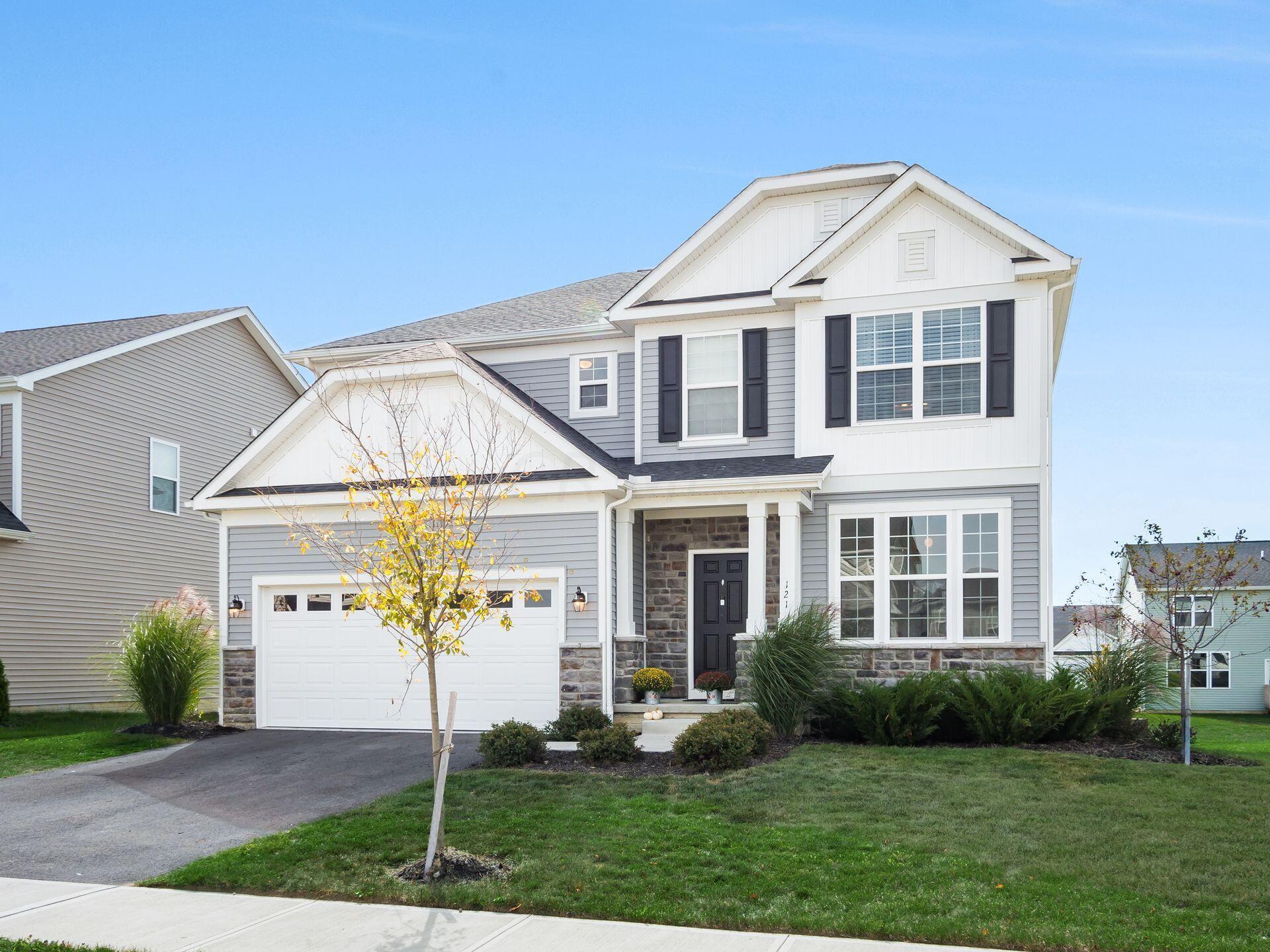 121 Leather Leaf Circle