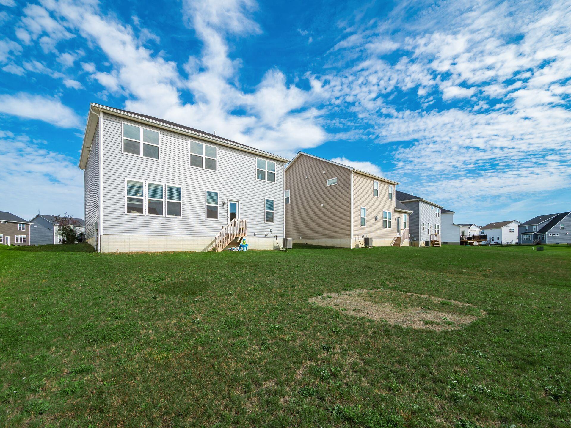 121 Leather Leaf Circle