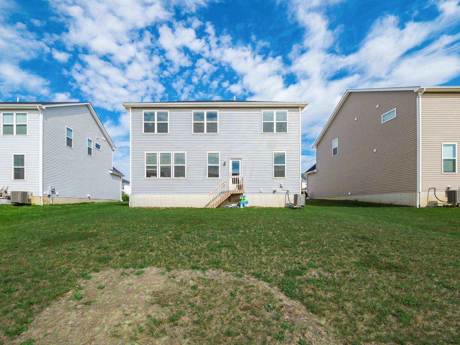 121 Leather Leaf Circle