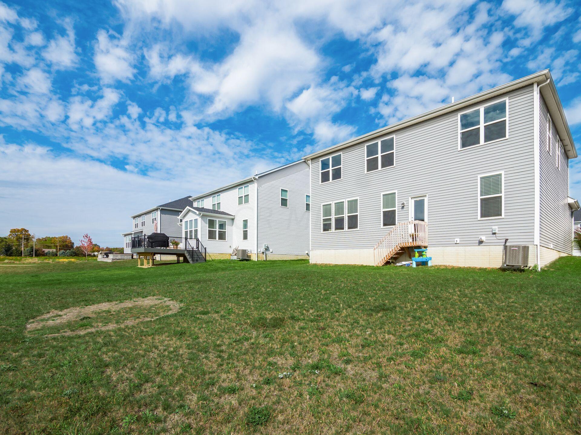 121 Leather Leaf Circle