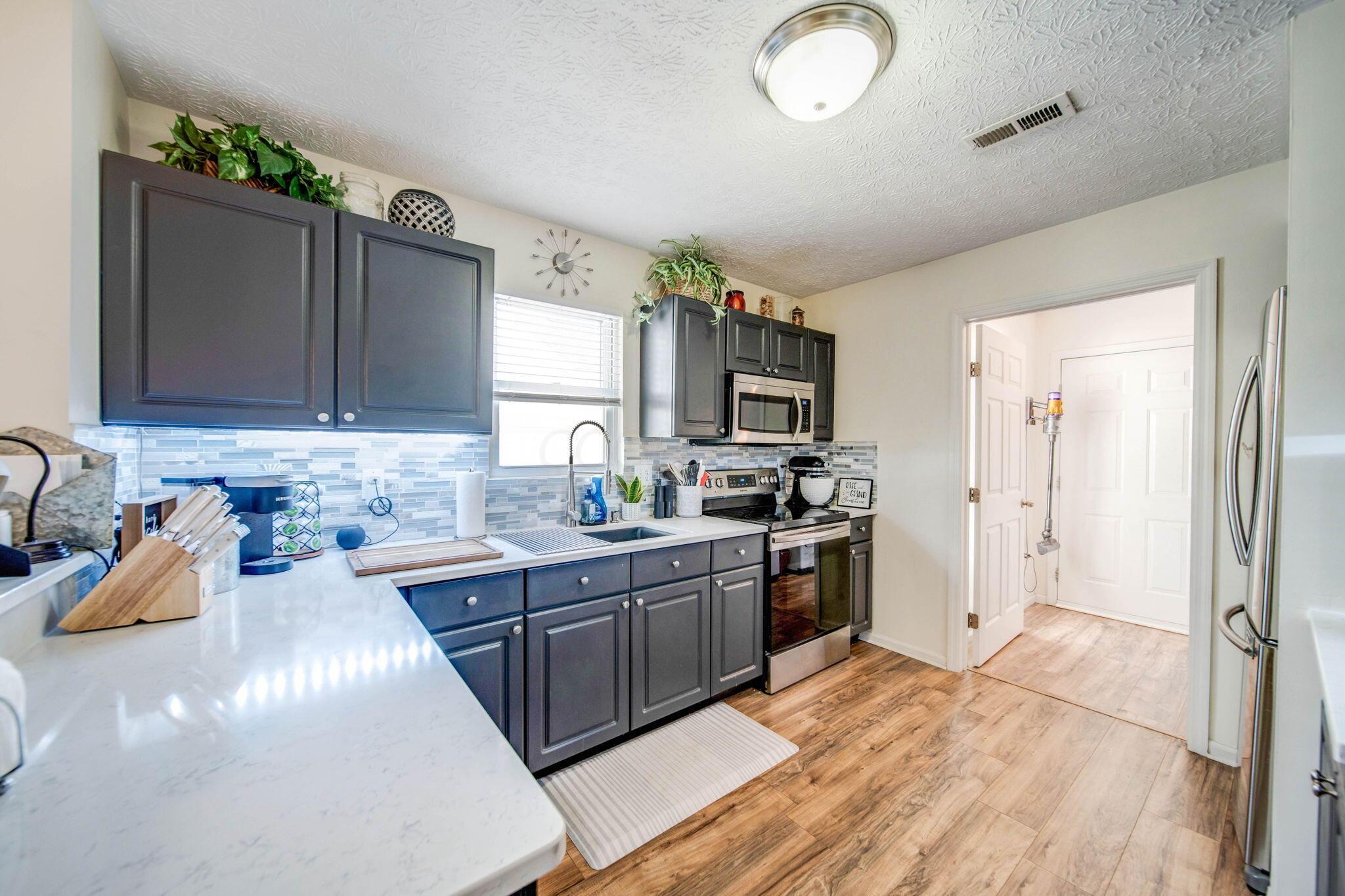 6183 Norway Glen Avenue