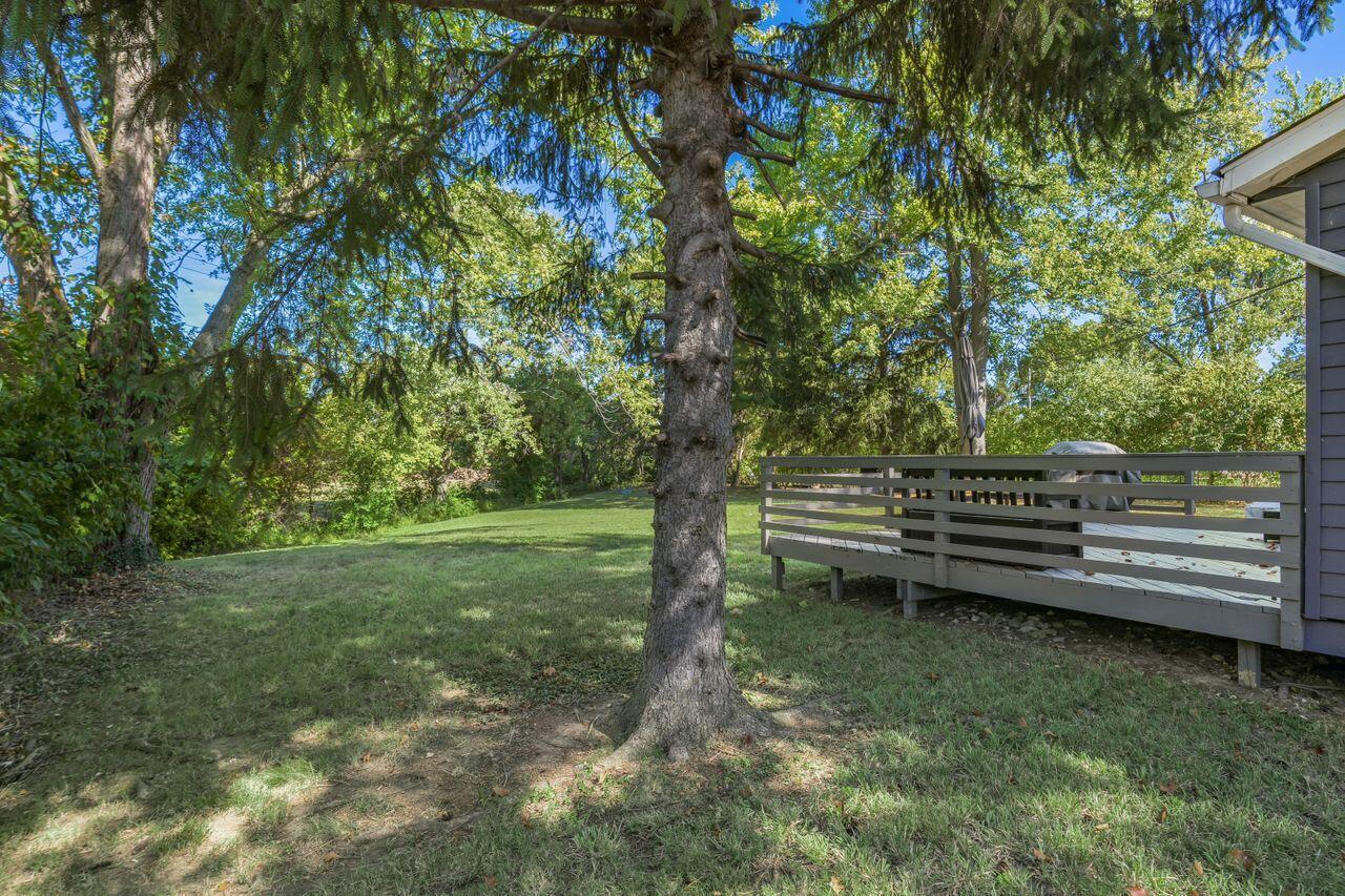 6467 Montford Road W