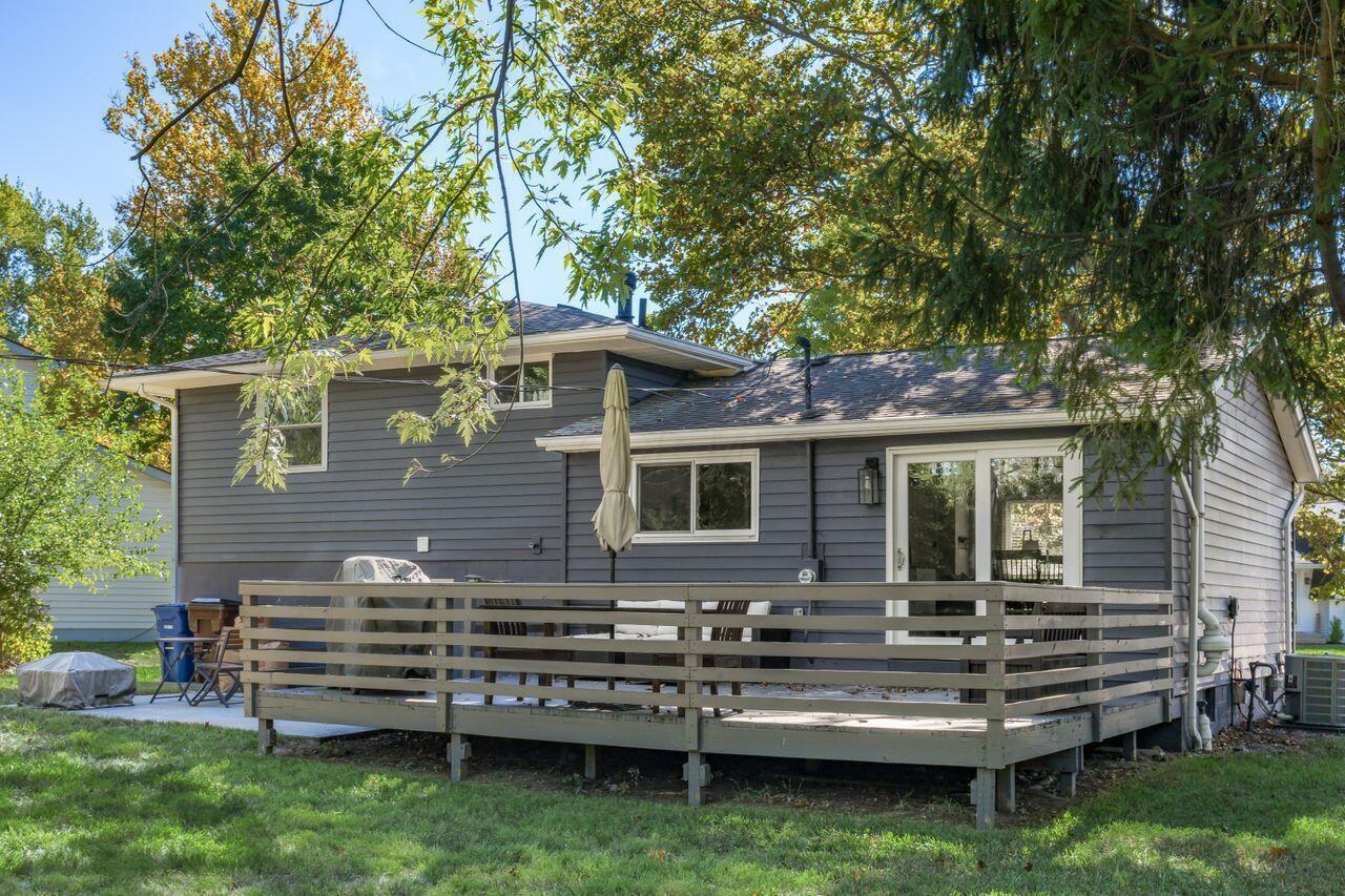 6467 Montford Road W