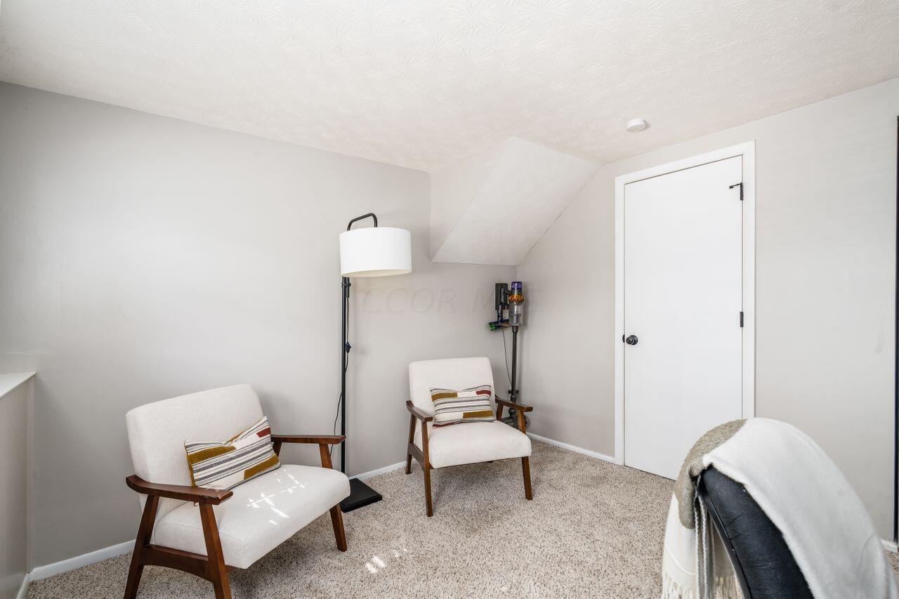 6467 Montford Road W