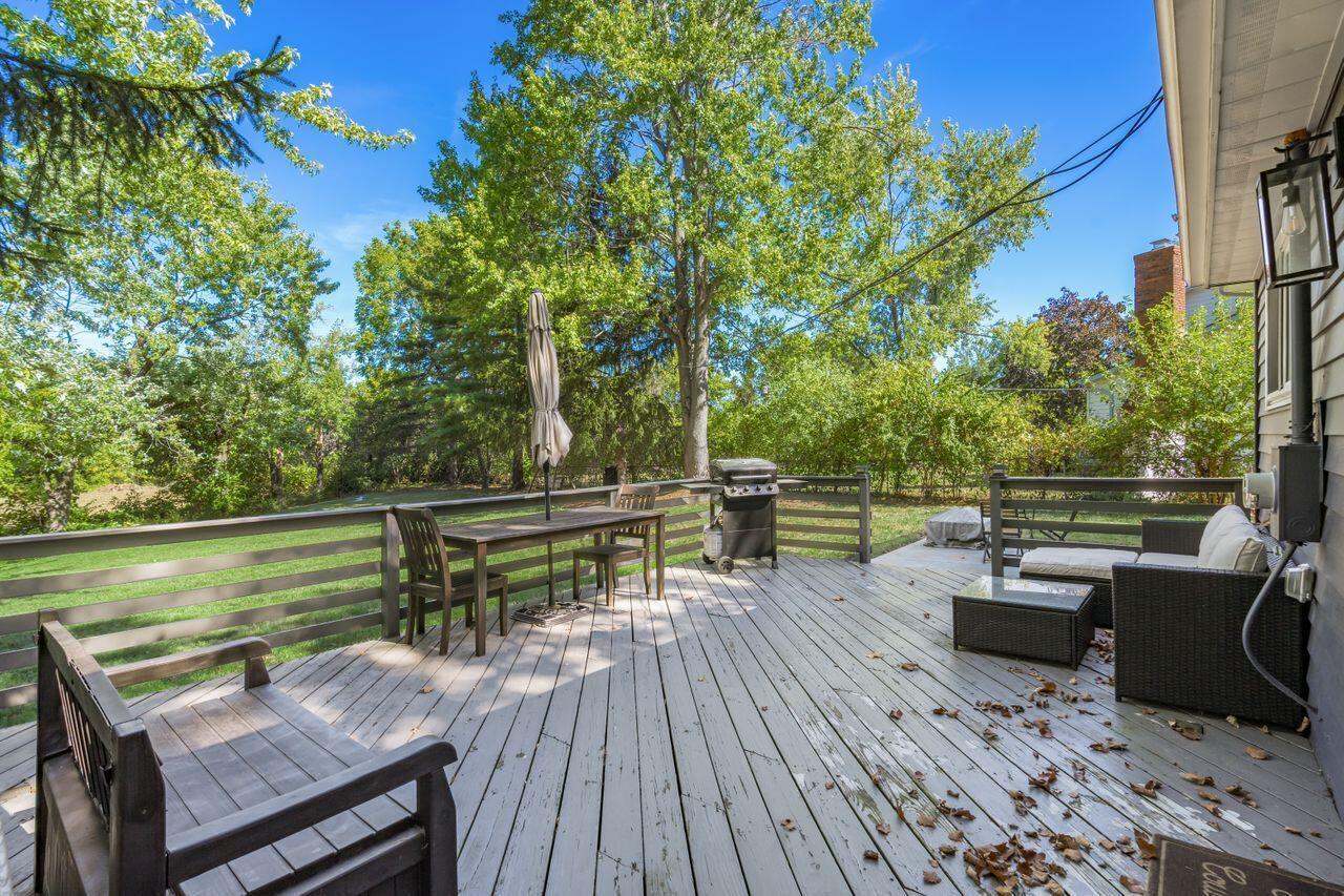 6467 Montford Road W