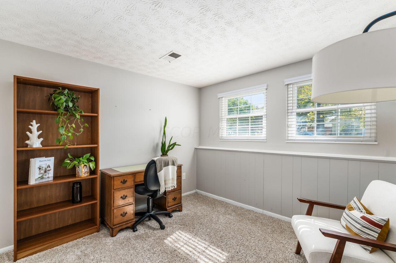 6467 Montford Road W