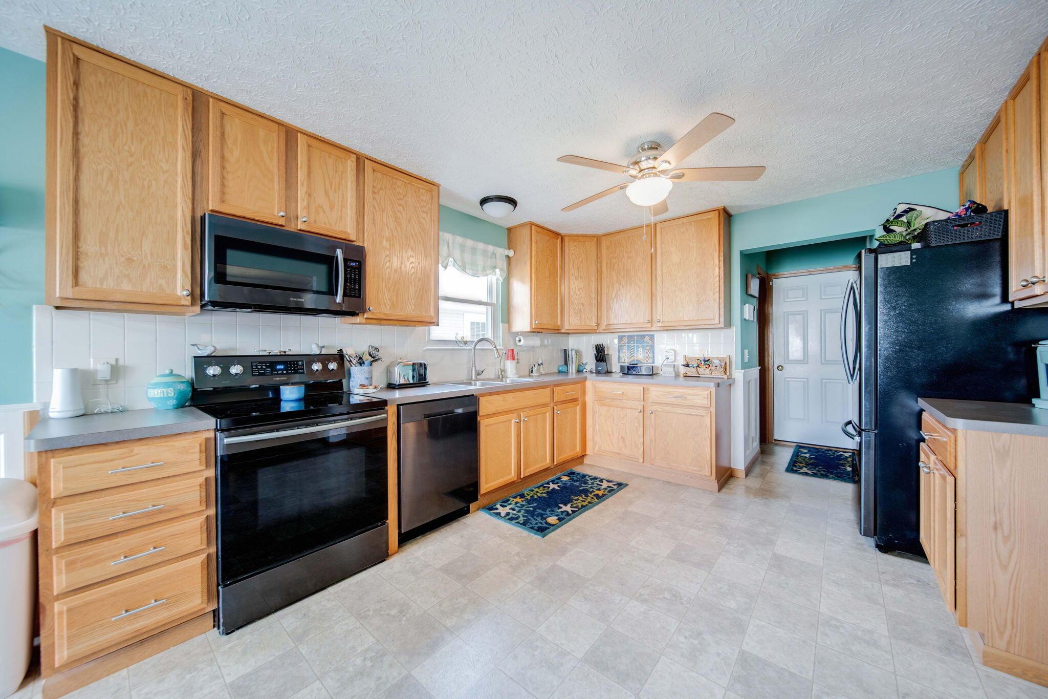 6846 Manor Crest Lane