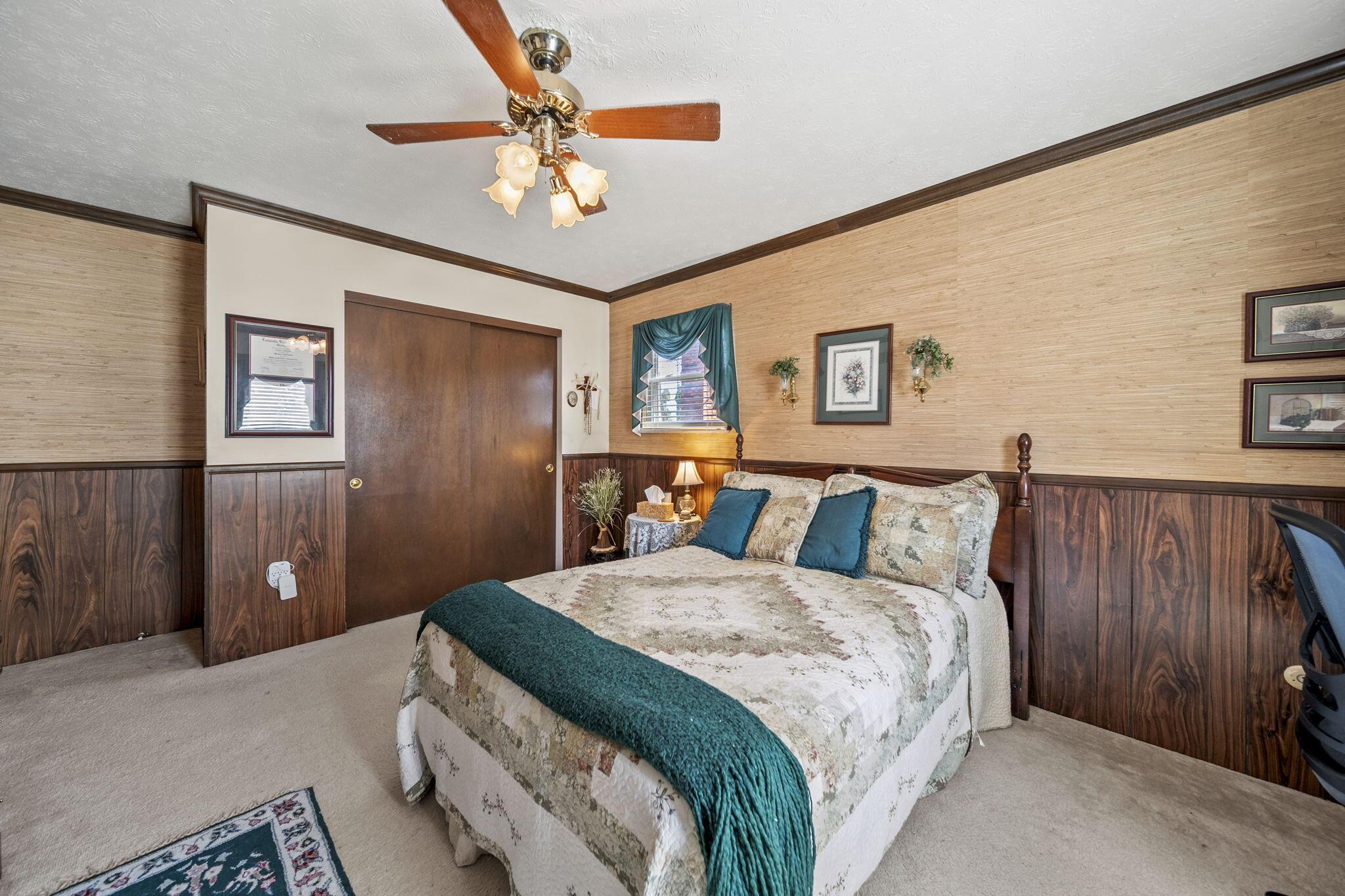 1062 Hepplewhite Street