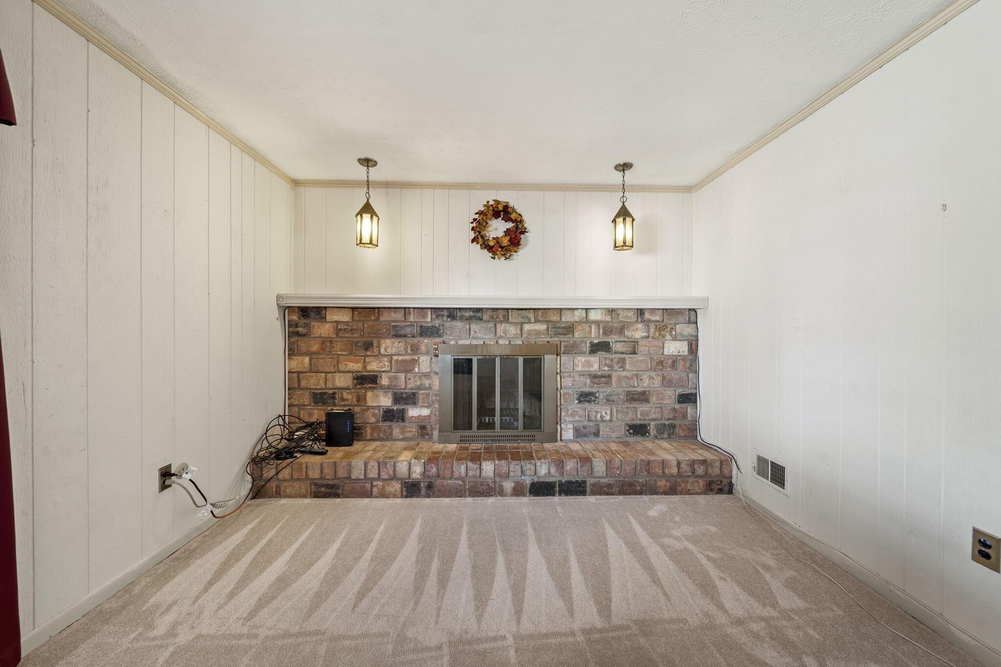 1062 Hepplewhite Street