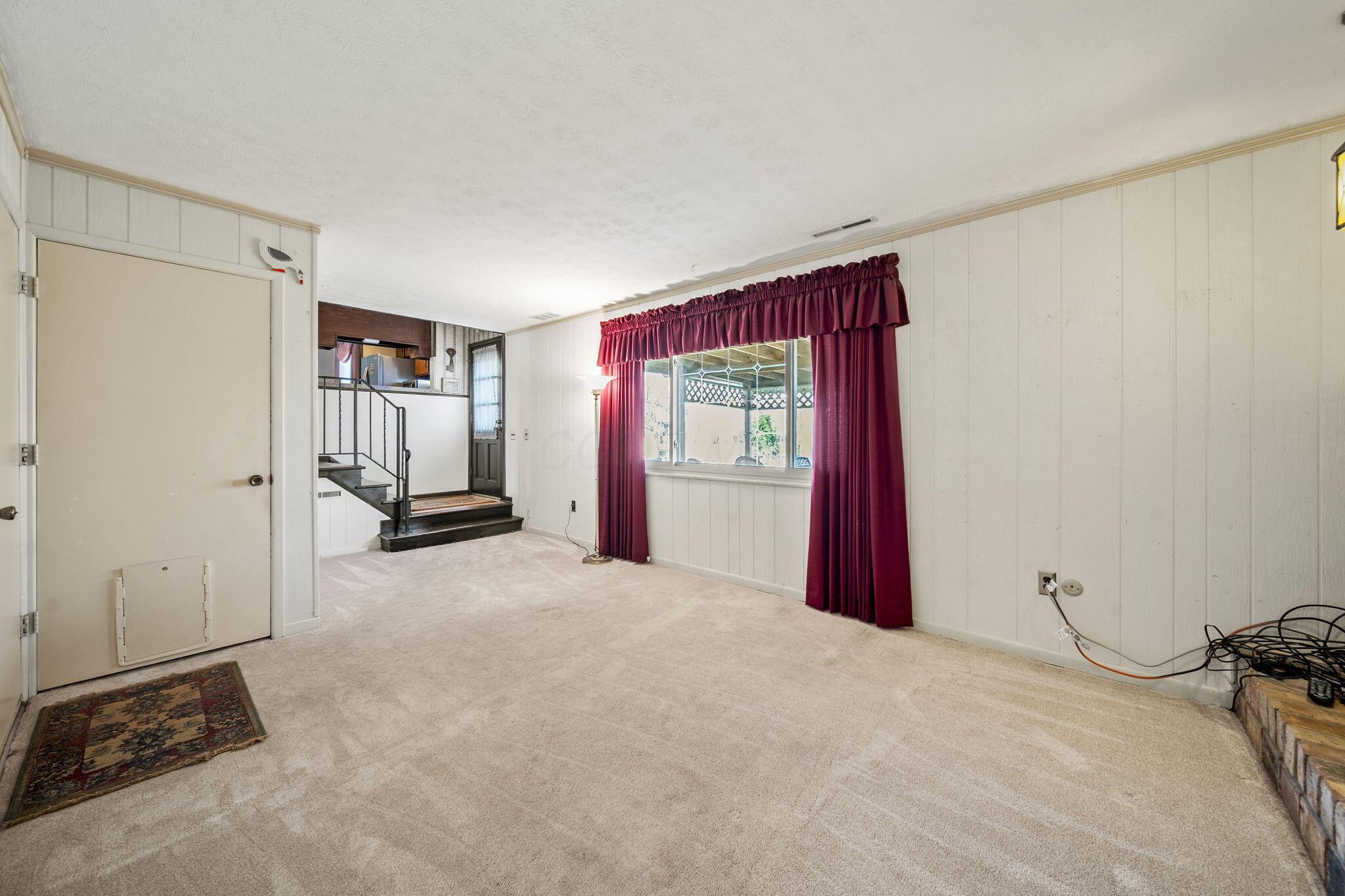 1062 Hepplewhite Street