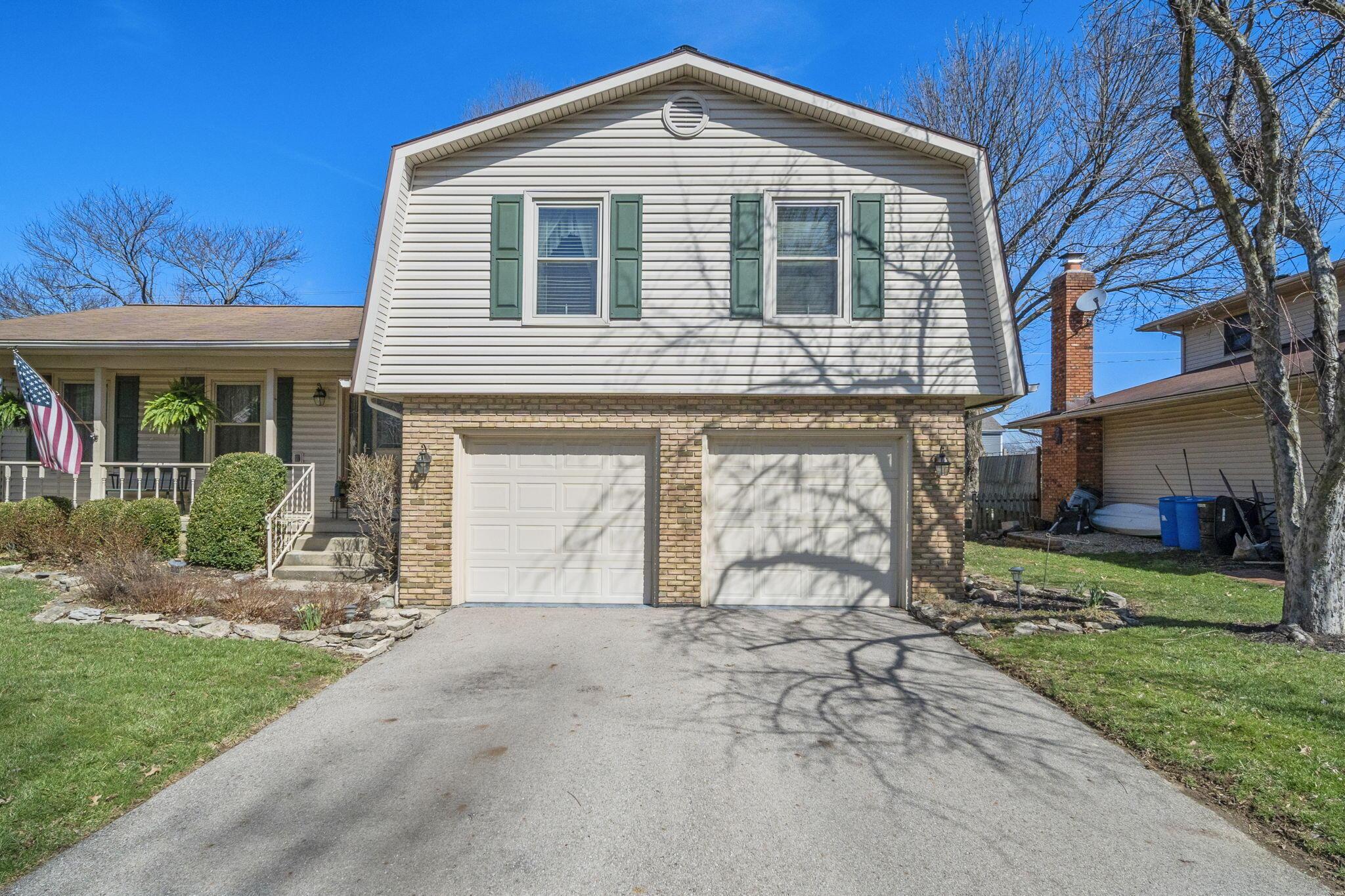 1062 Hepplewhite Street