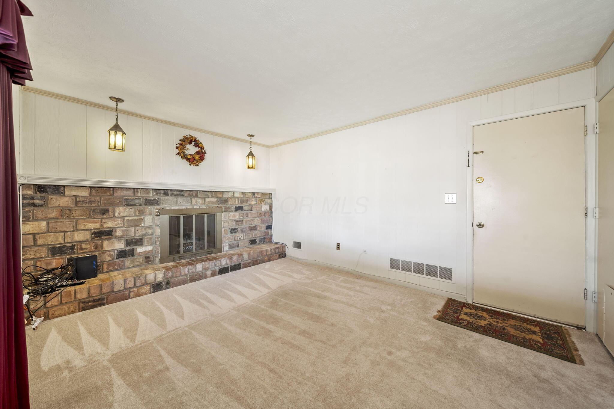 1062 Hepplewhite Street