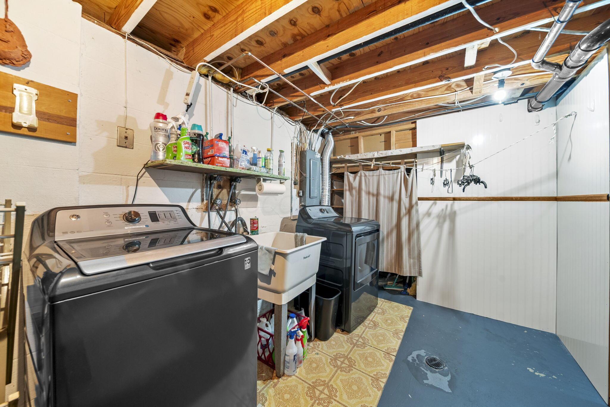 1062 Hepplewhite Street