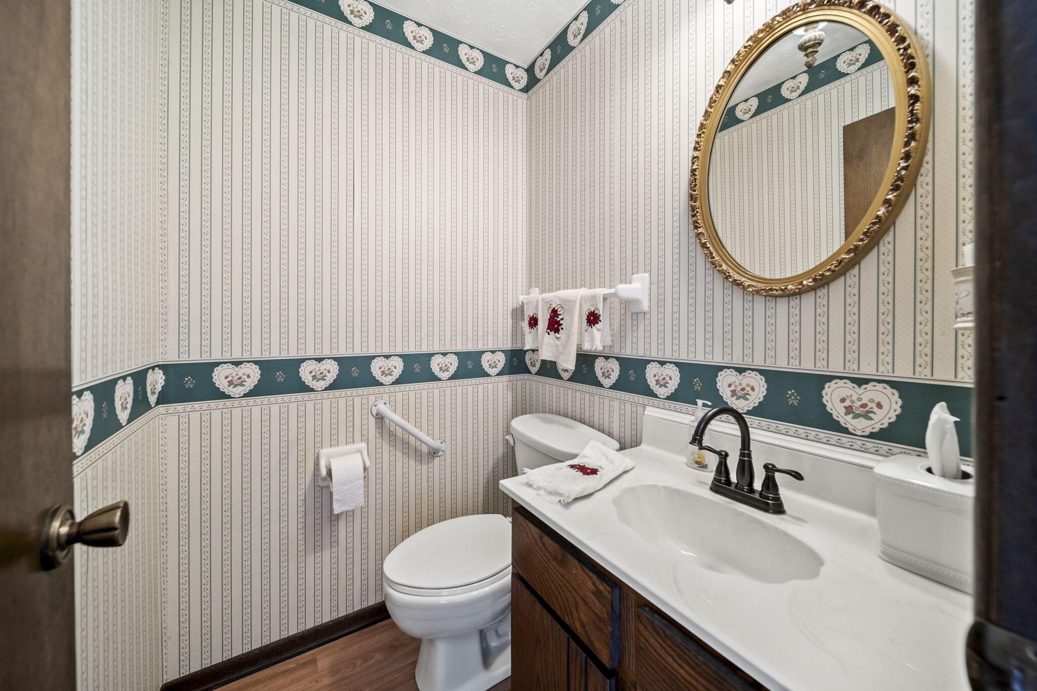 1062 Hepplewhite Street