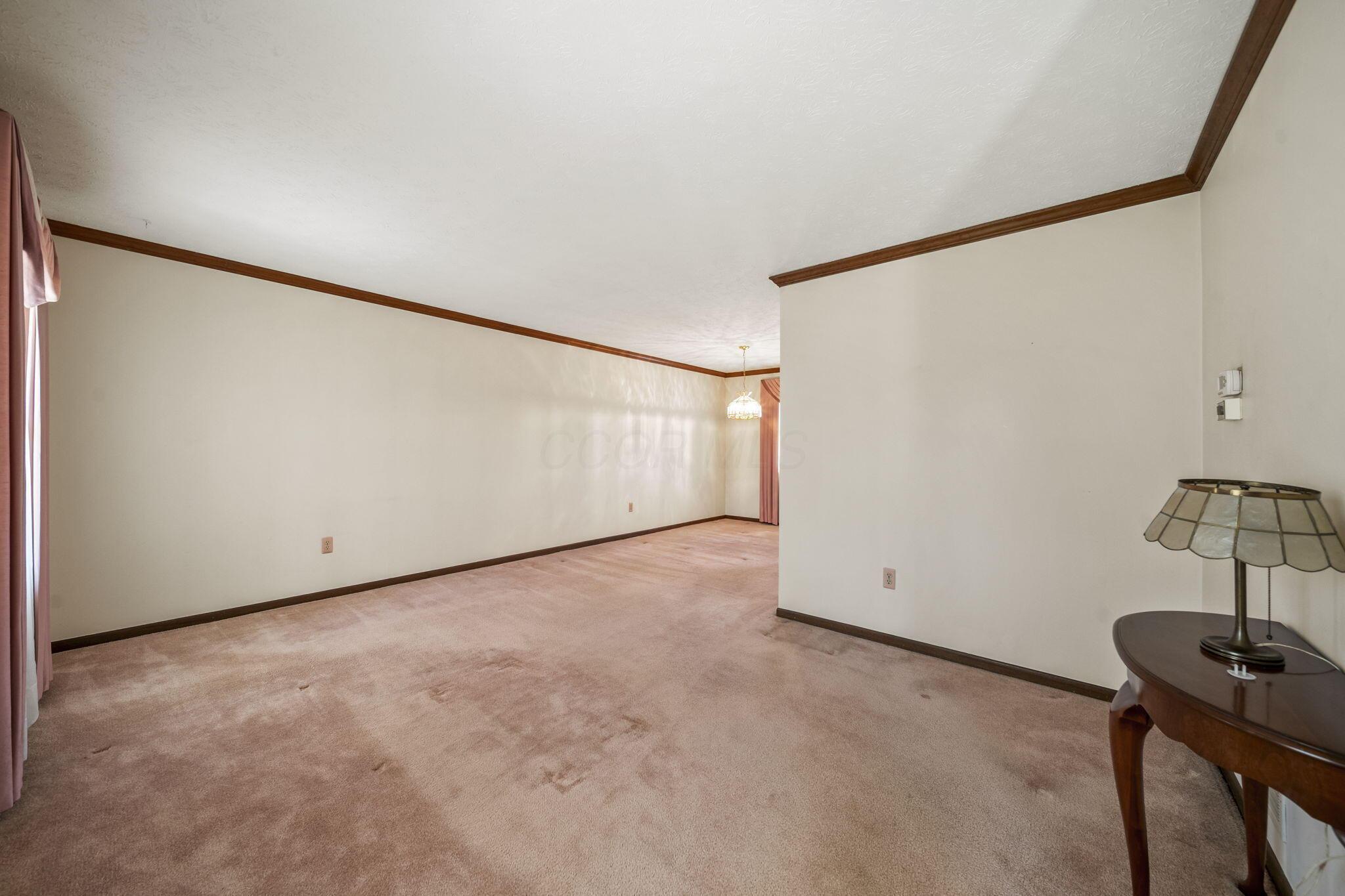 1062 Hepplewhite Street