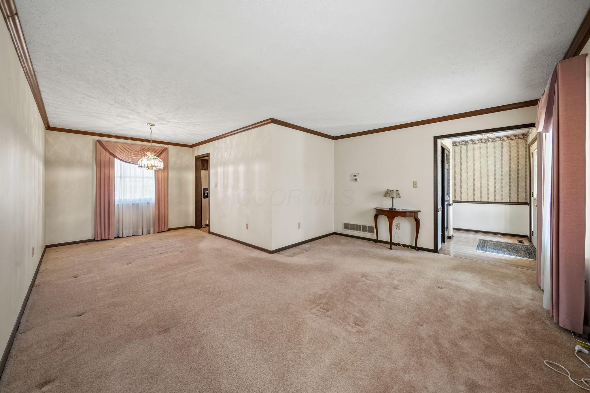 1062 Hepplewhite Street