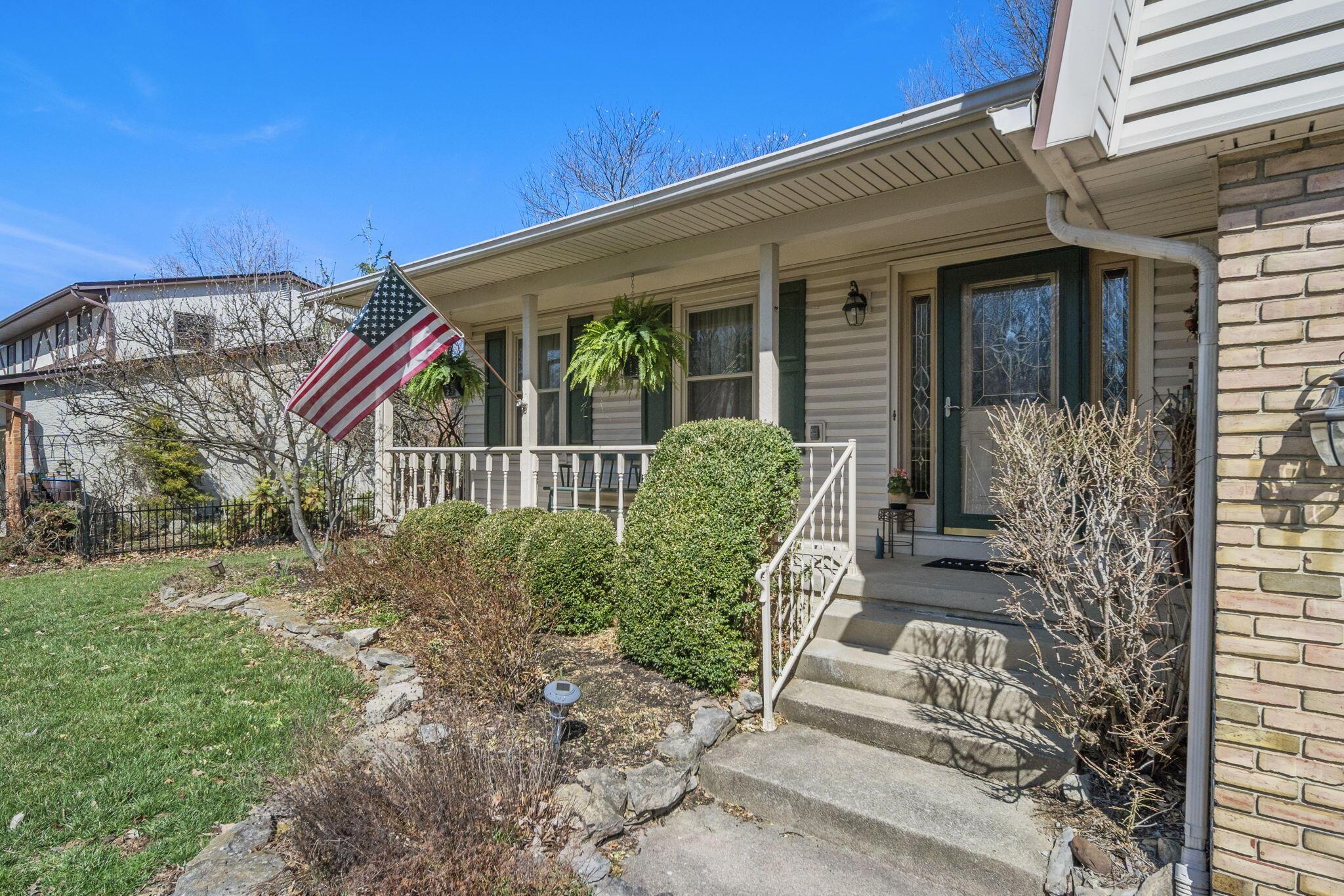 1062 Hepplewhite Street