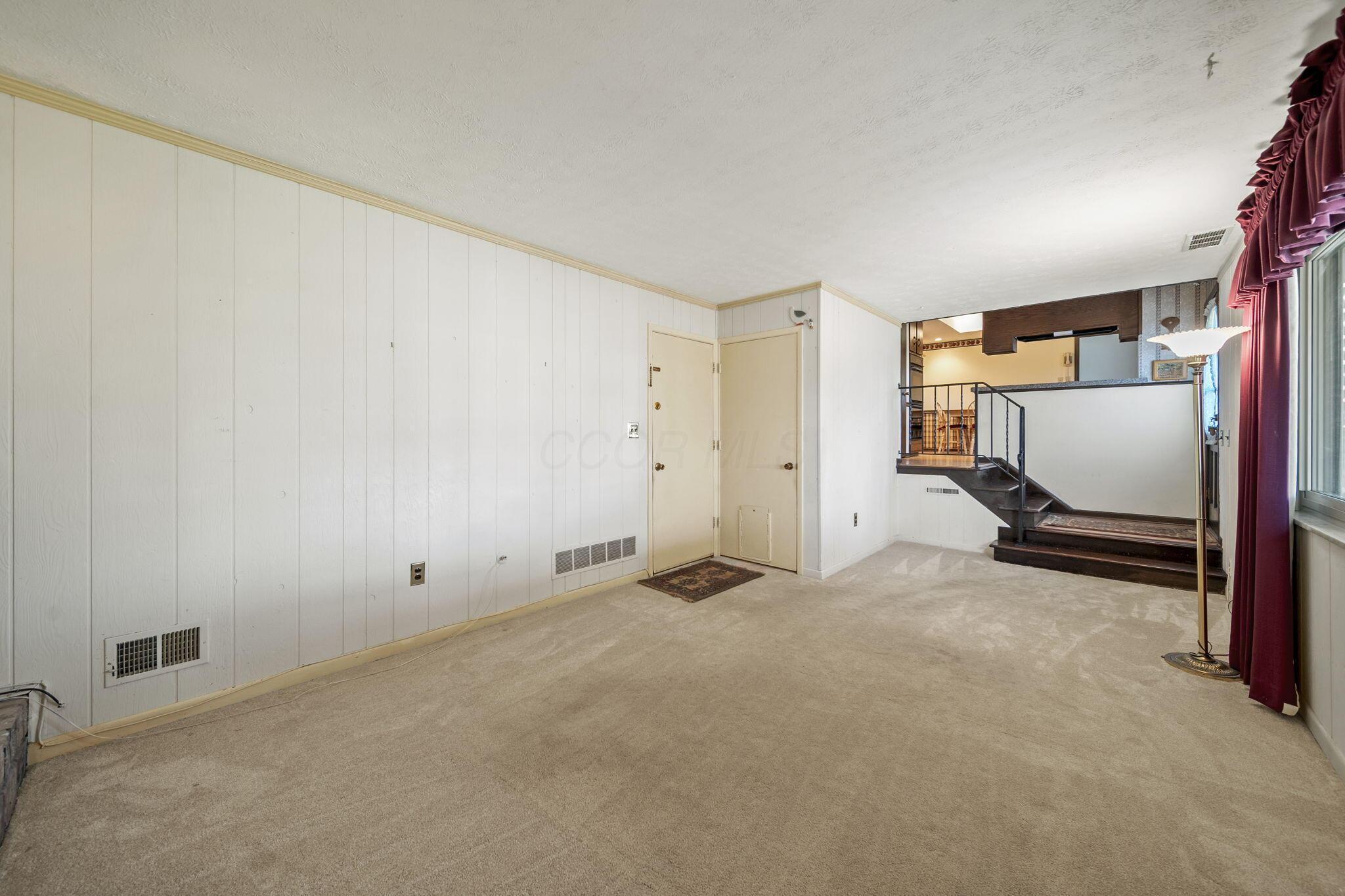 1062 Hepplewhite Street