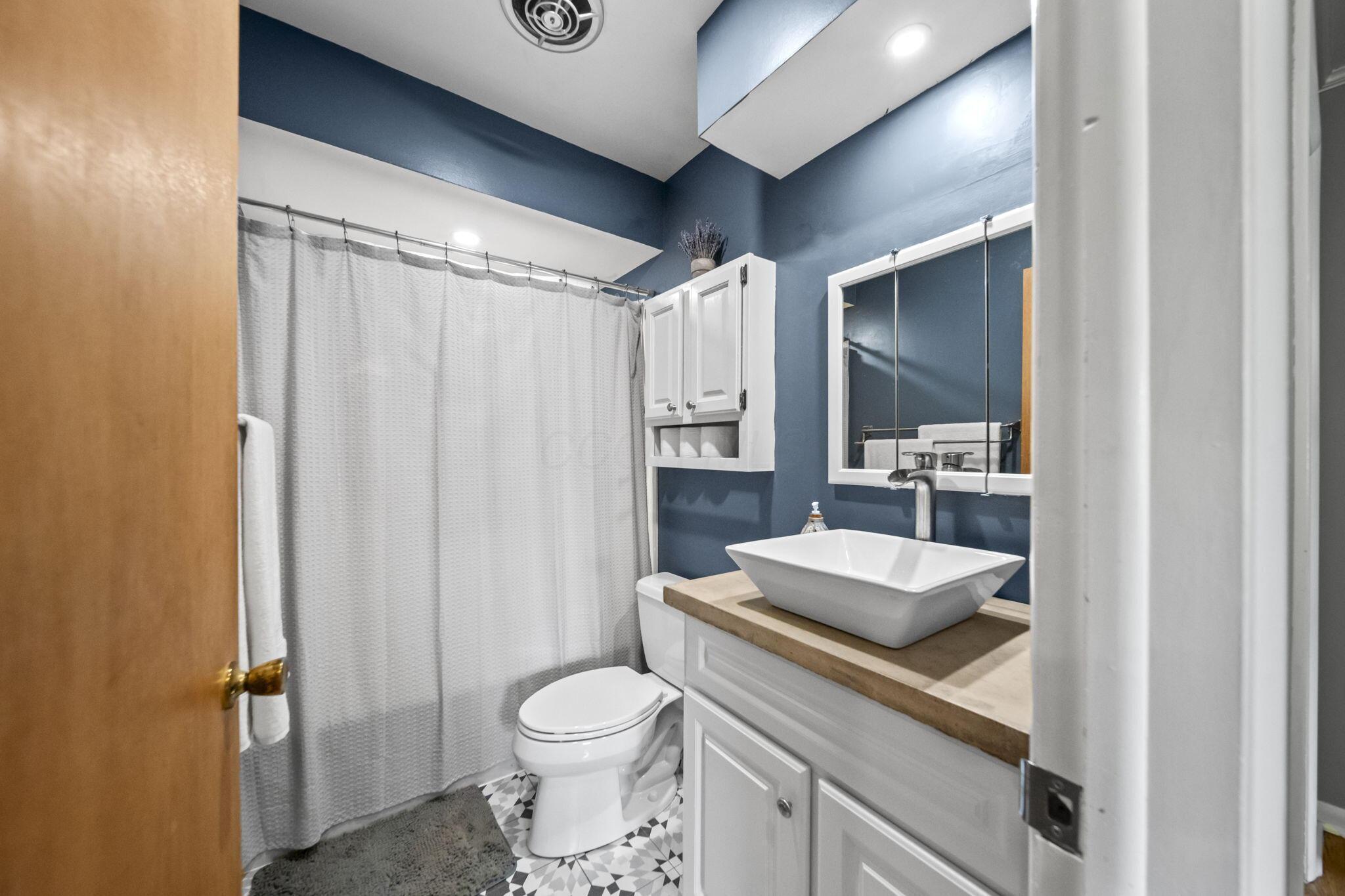 518 E Clearview Avenue