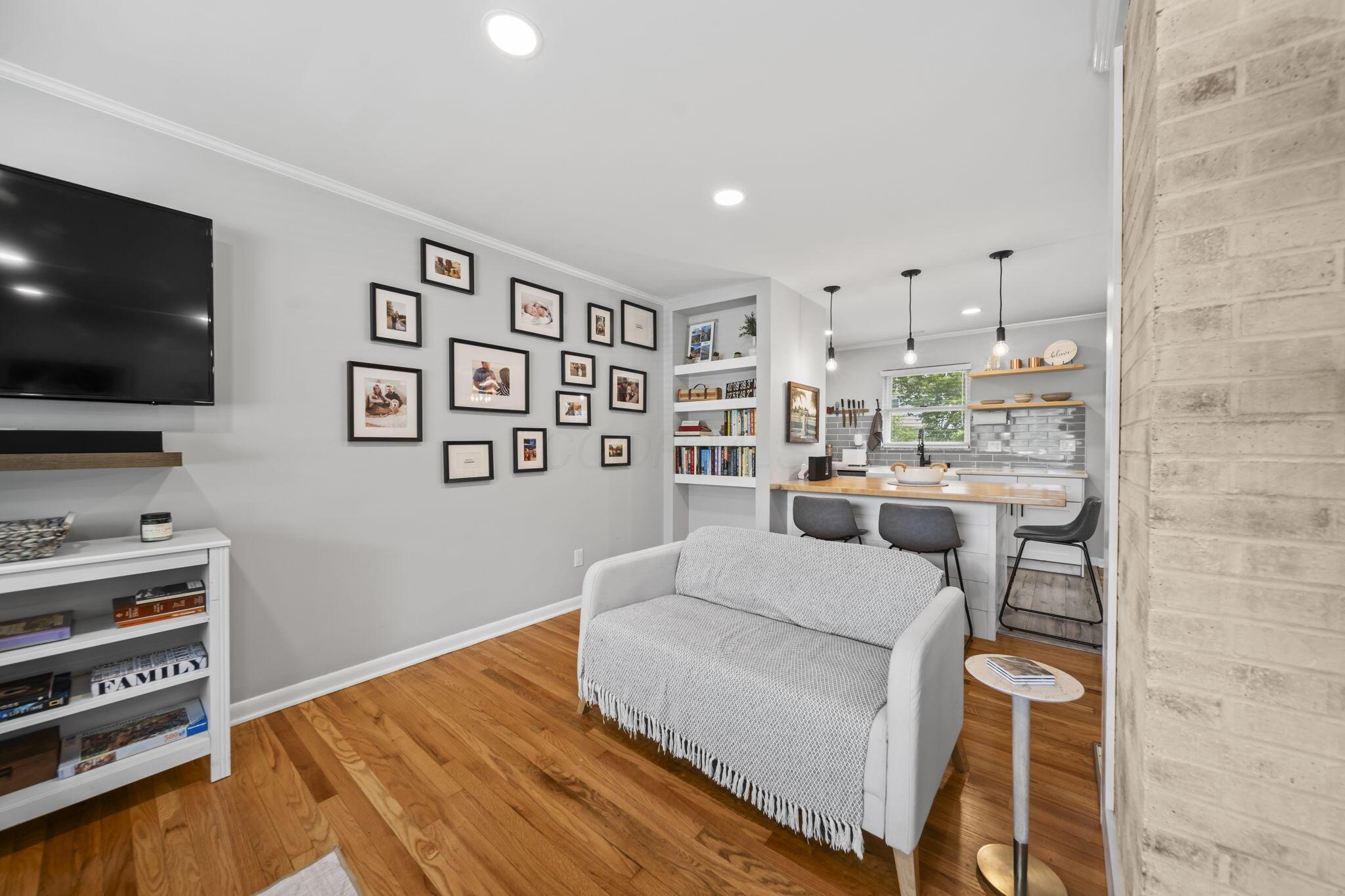 518 E Clearview Avenue