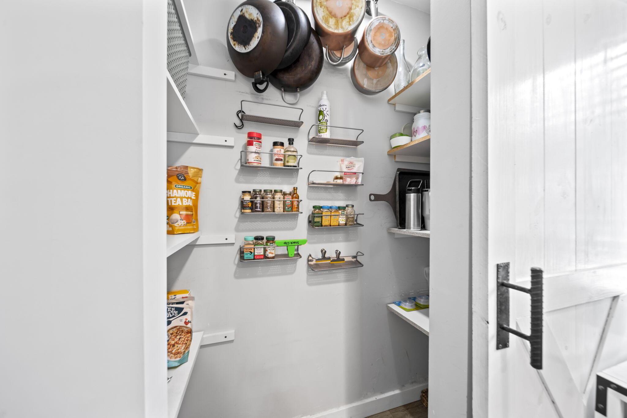 518 E Clearview Avenue