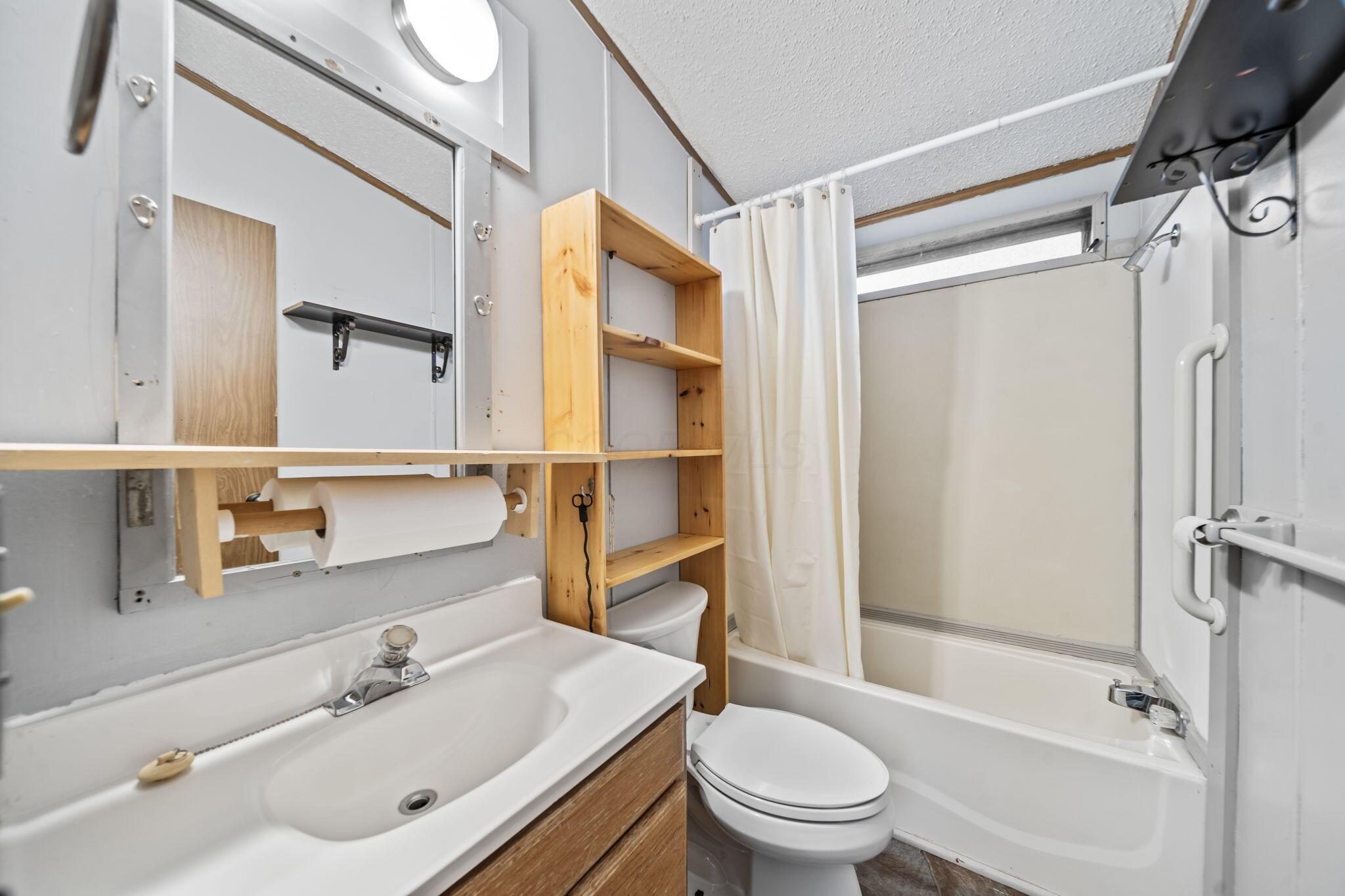 1330 Hanover Road, 203