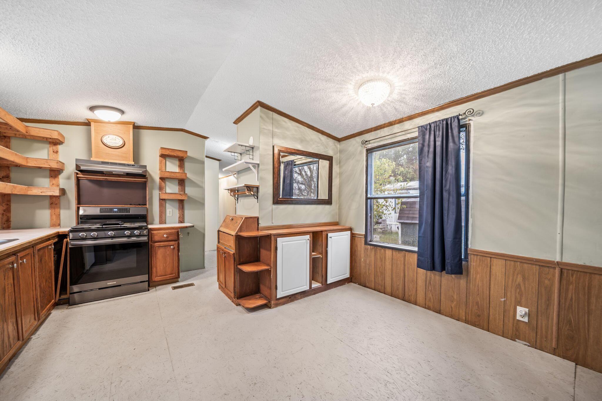 1330 Hanover Road, 203