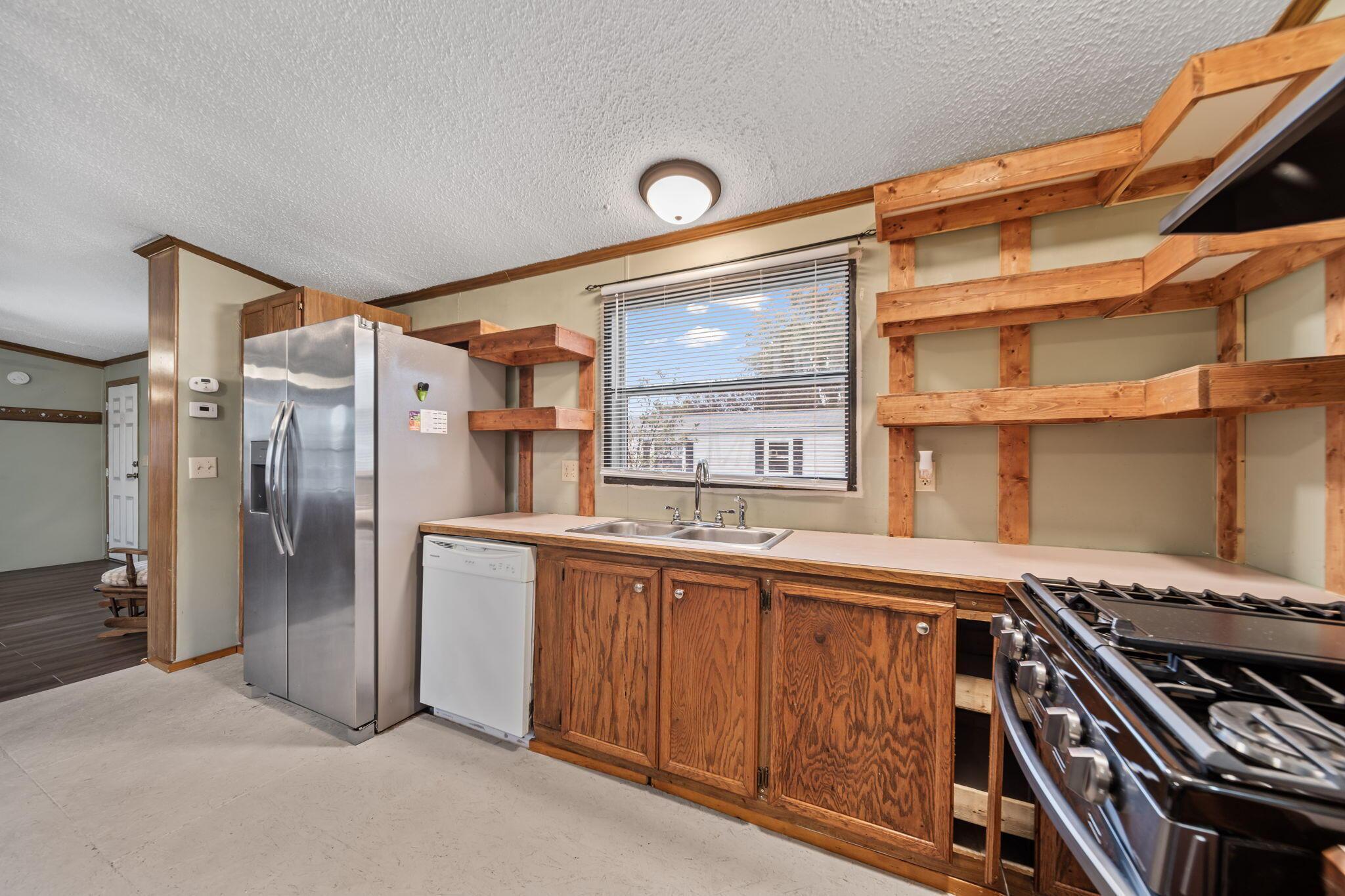 1330 Hanover Road, 203