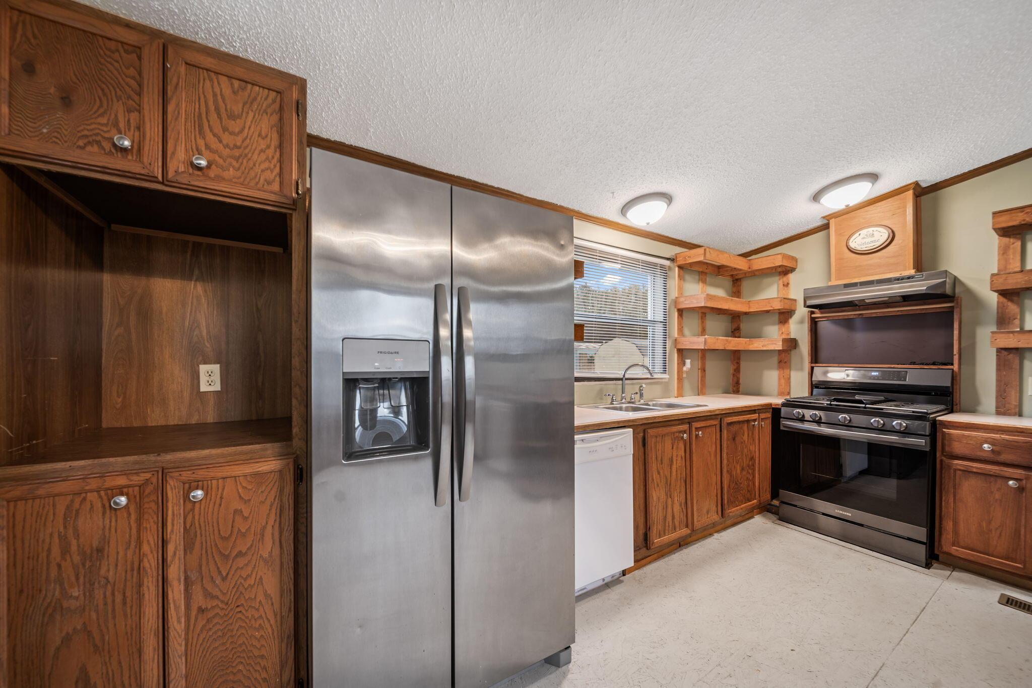 1330 Hanover Road, 203