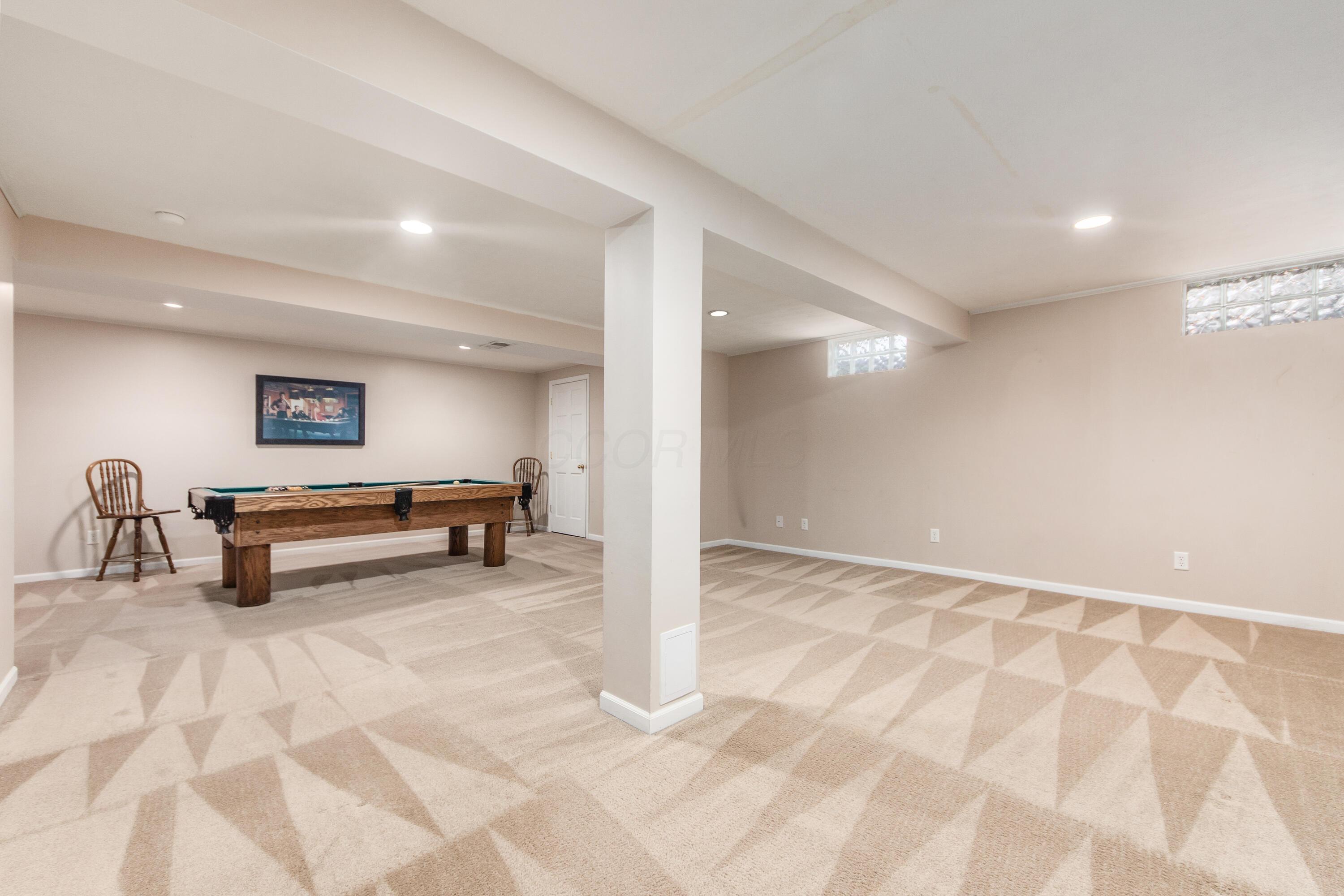 5832 Burnett Drive N