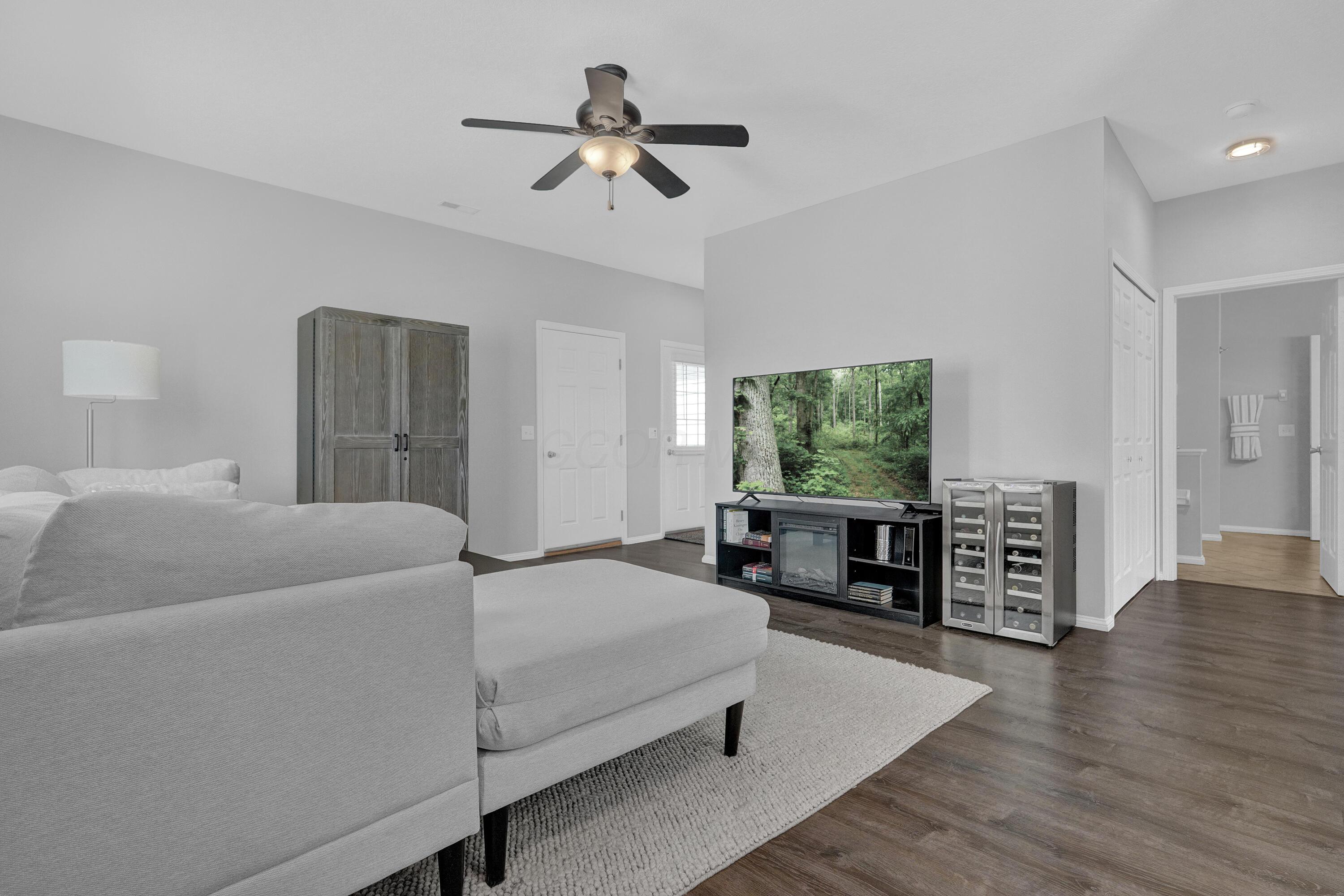 7130 Steel Dust Drive, 1