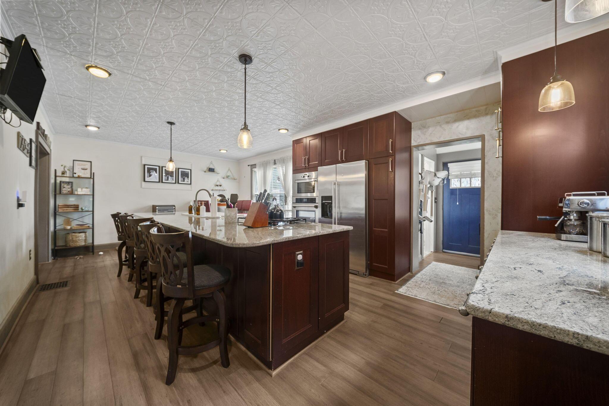 729 Thurman Avenue