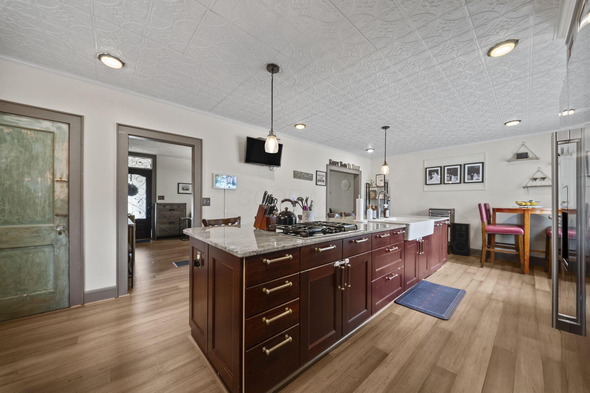 729 Thurman Avenue