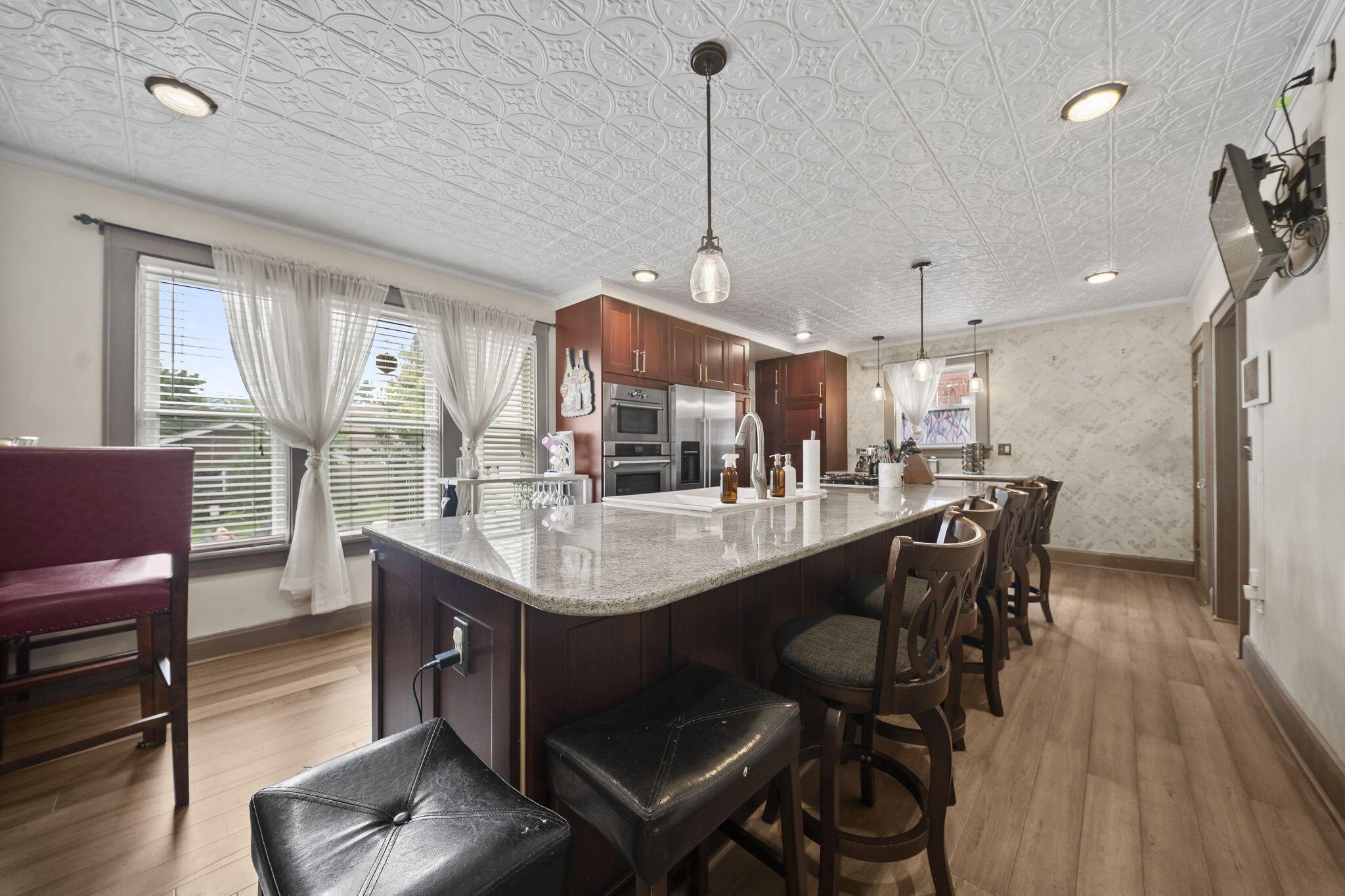 729 Thurman Avenue