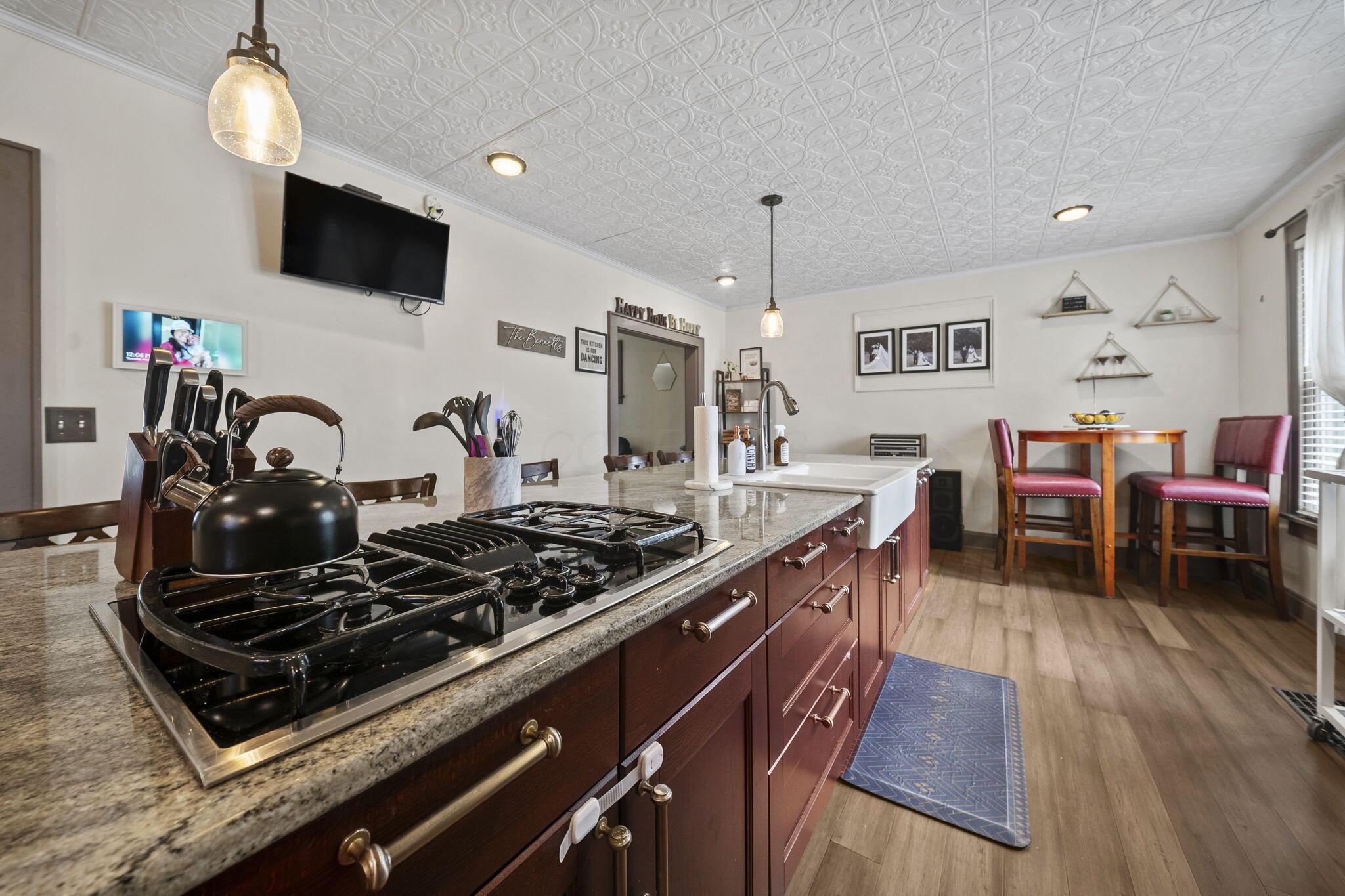 729 Thurman Avenue