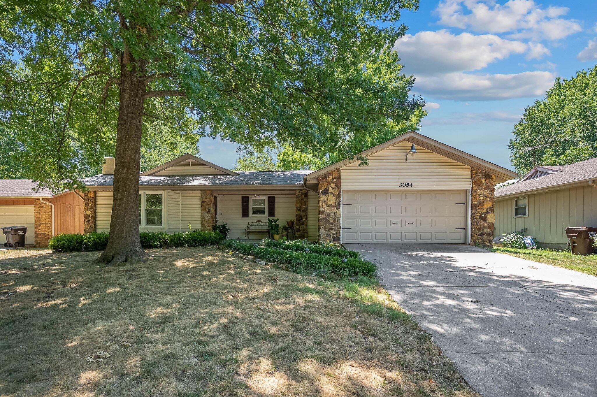 3054 West Countryside Drive