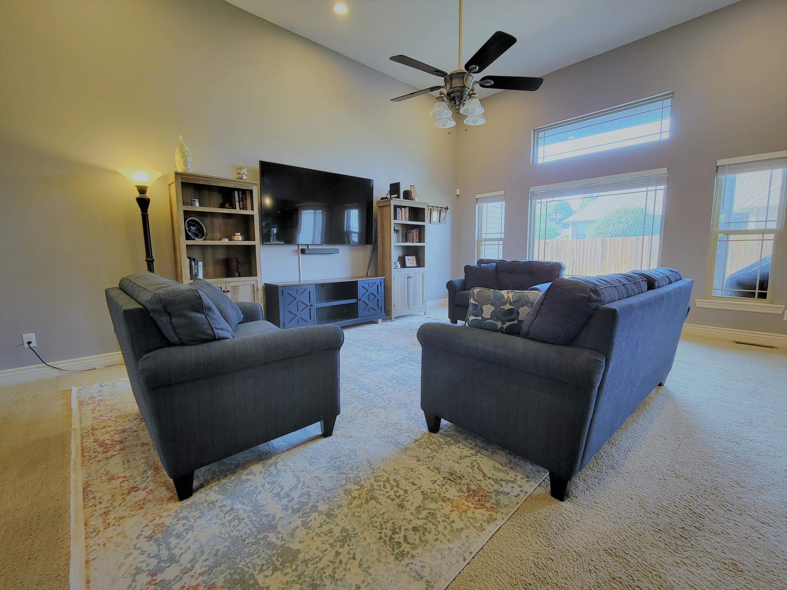 919 East Weldon Drive