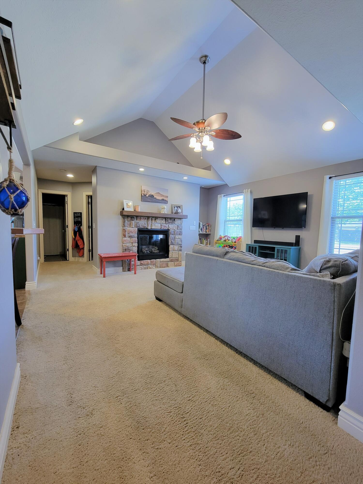 919 East Weldon Drive
