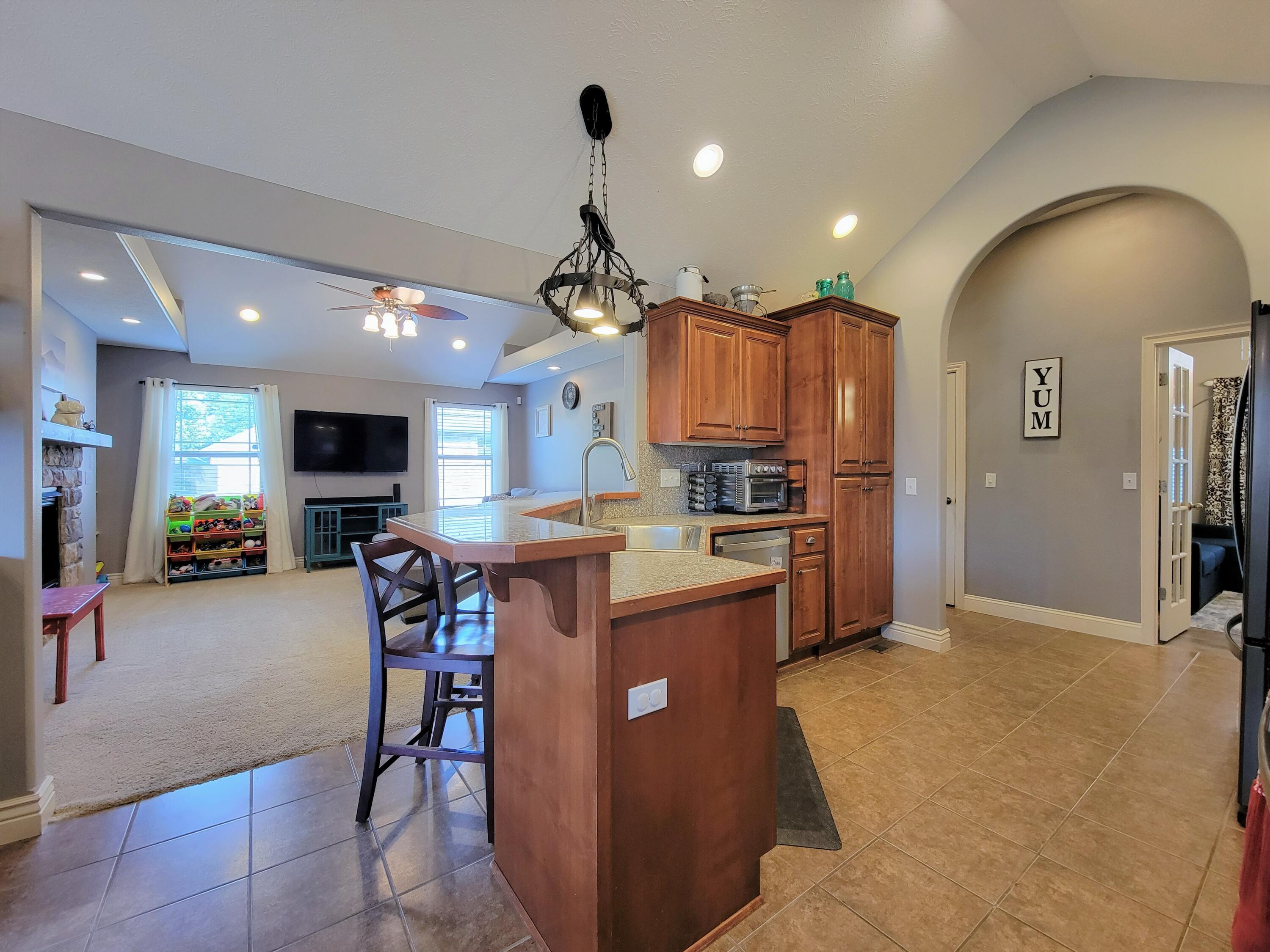 919 East Weldon Drive
