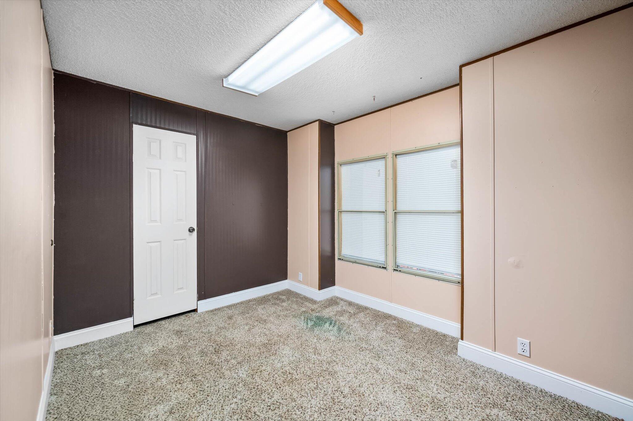 1577 East 526th Road