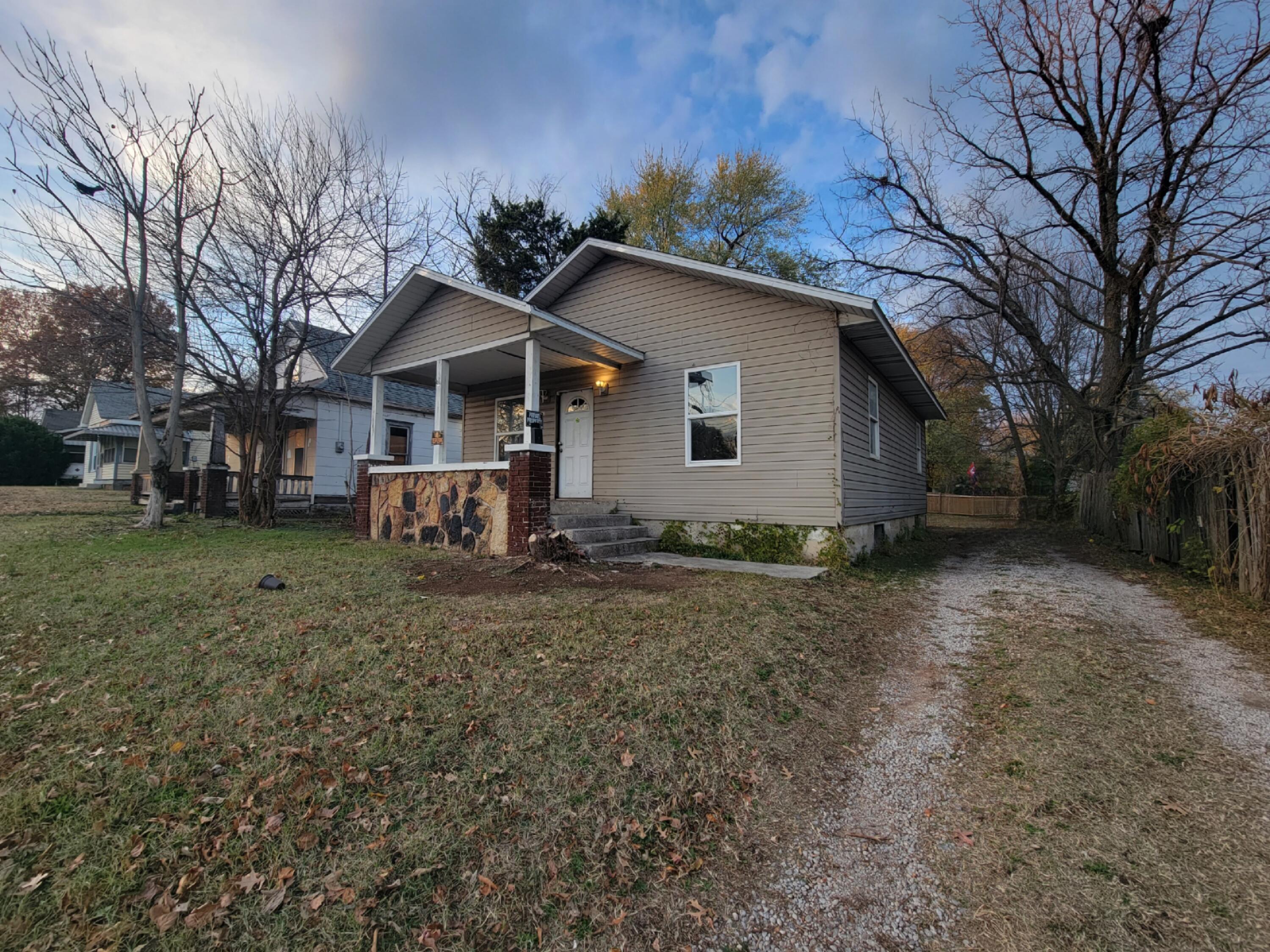 1011 West Division Street