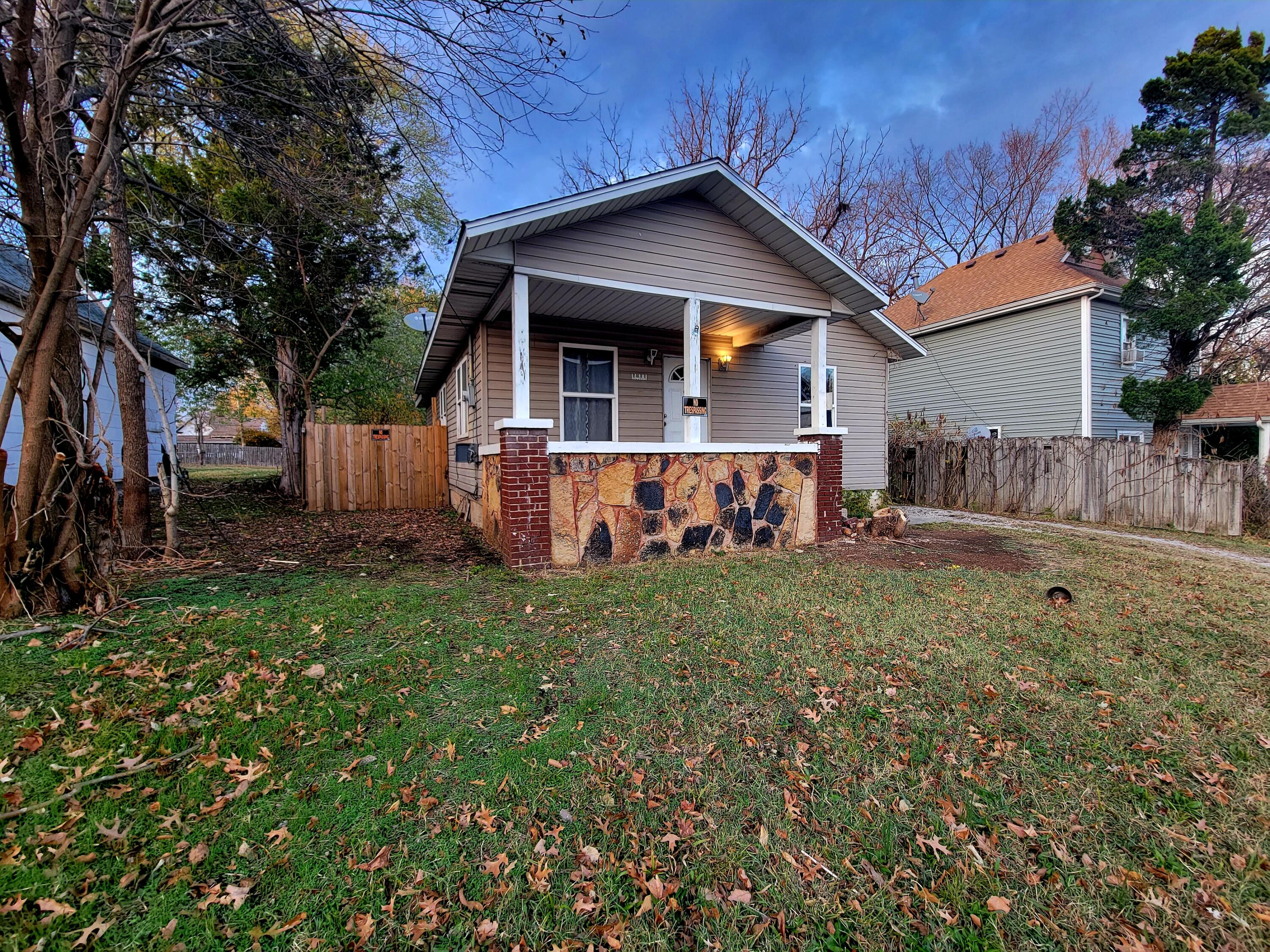 1011 West Division Street