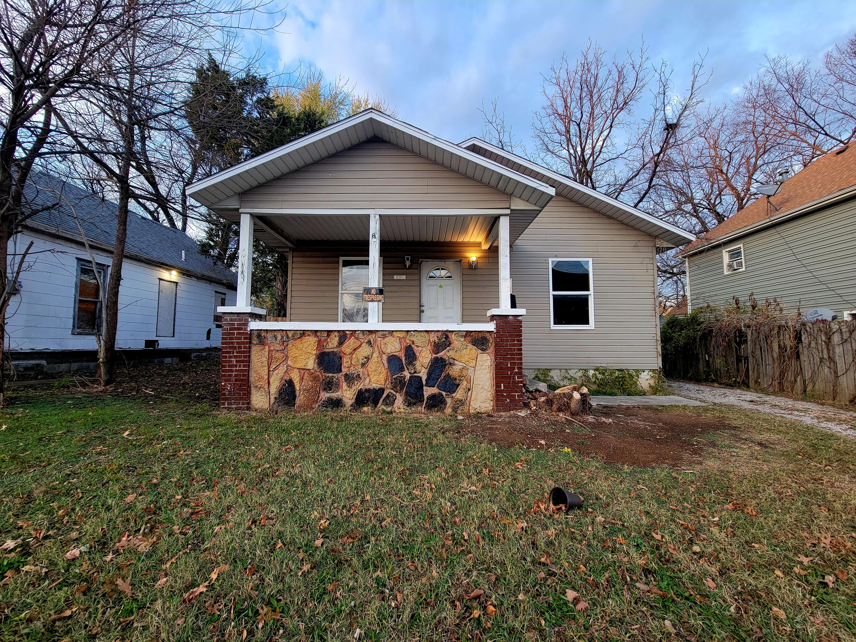 1011 West Division Street