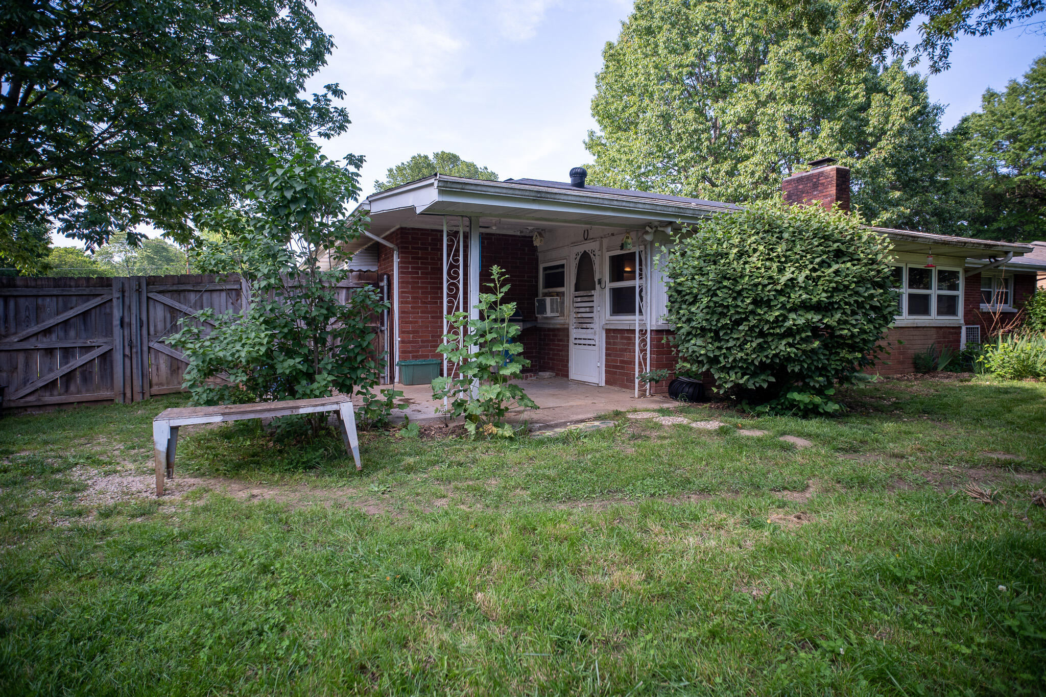 1326 W Cherokee Street