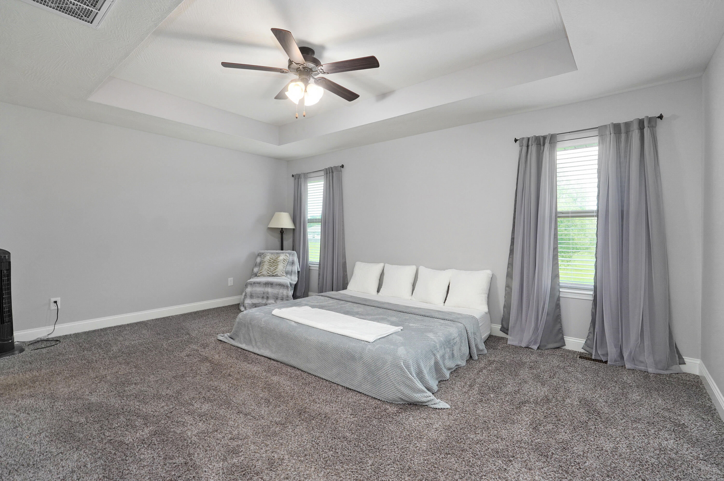 1662 North Eagle Valley Lane