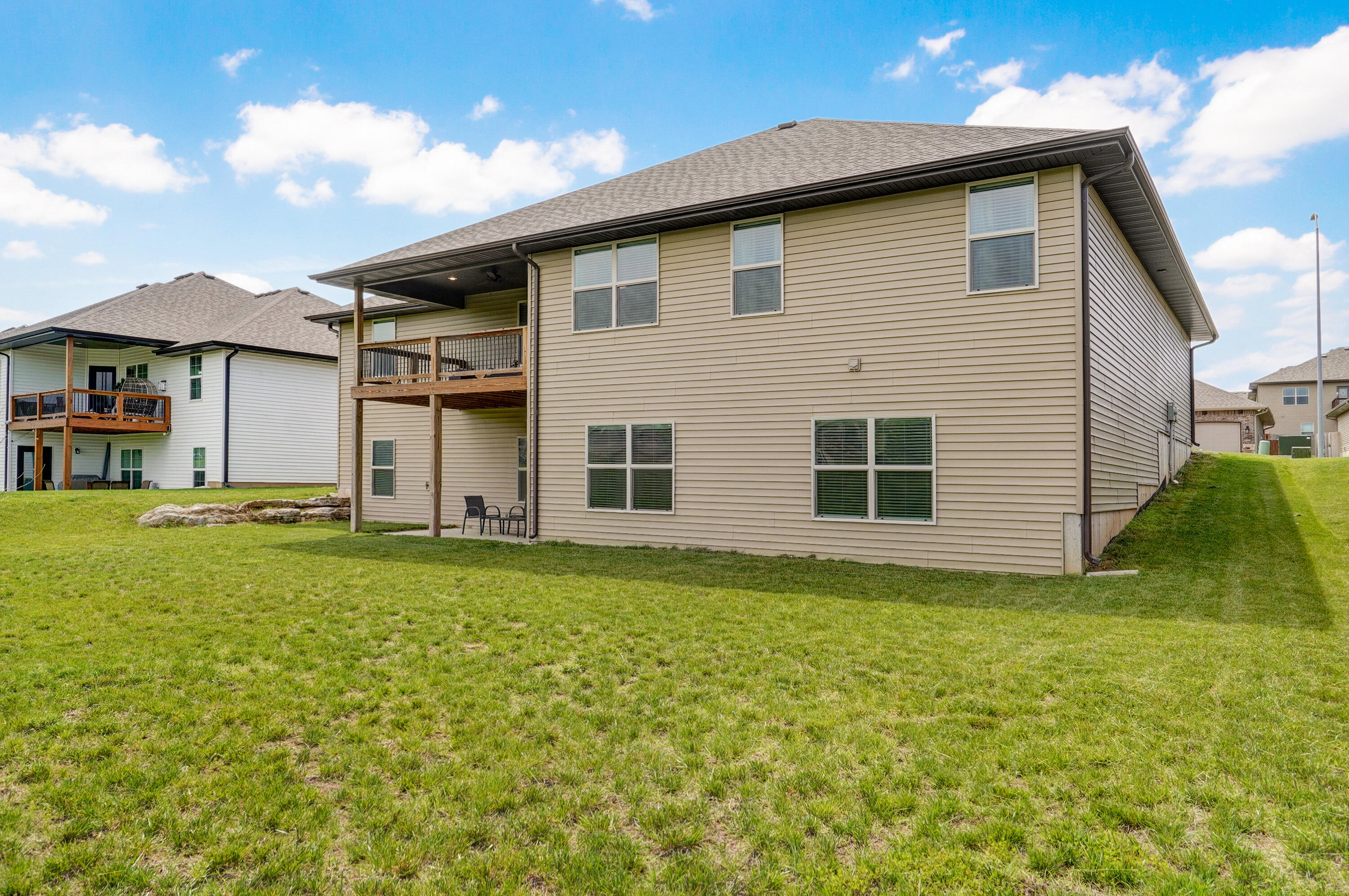 1662 North Eagle Valley Lane